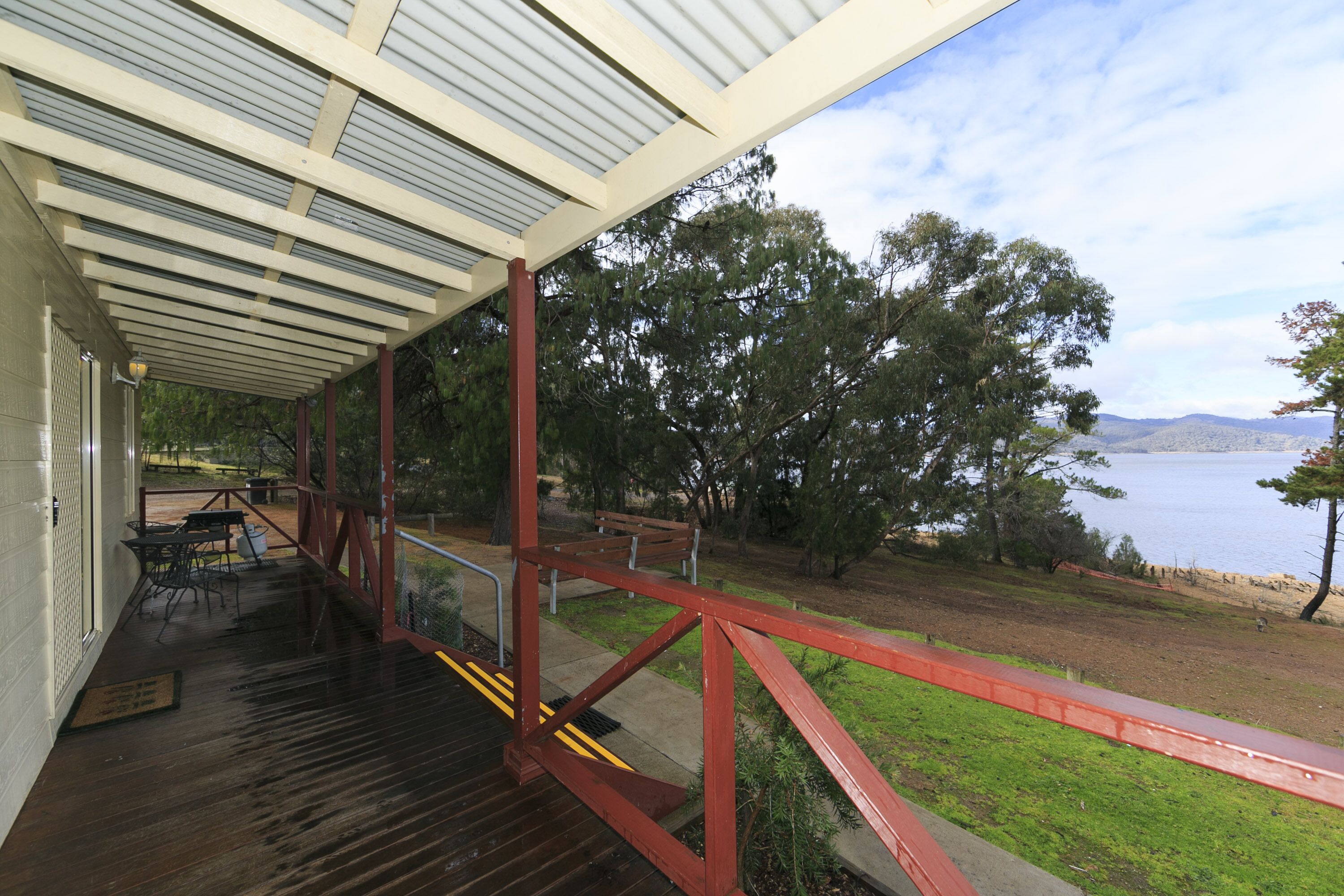 Reflections Burrinjuck Waters Holiday & Caravan Park