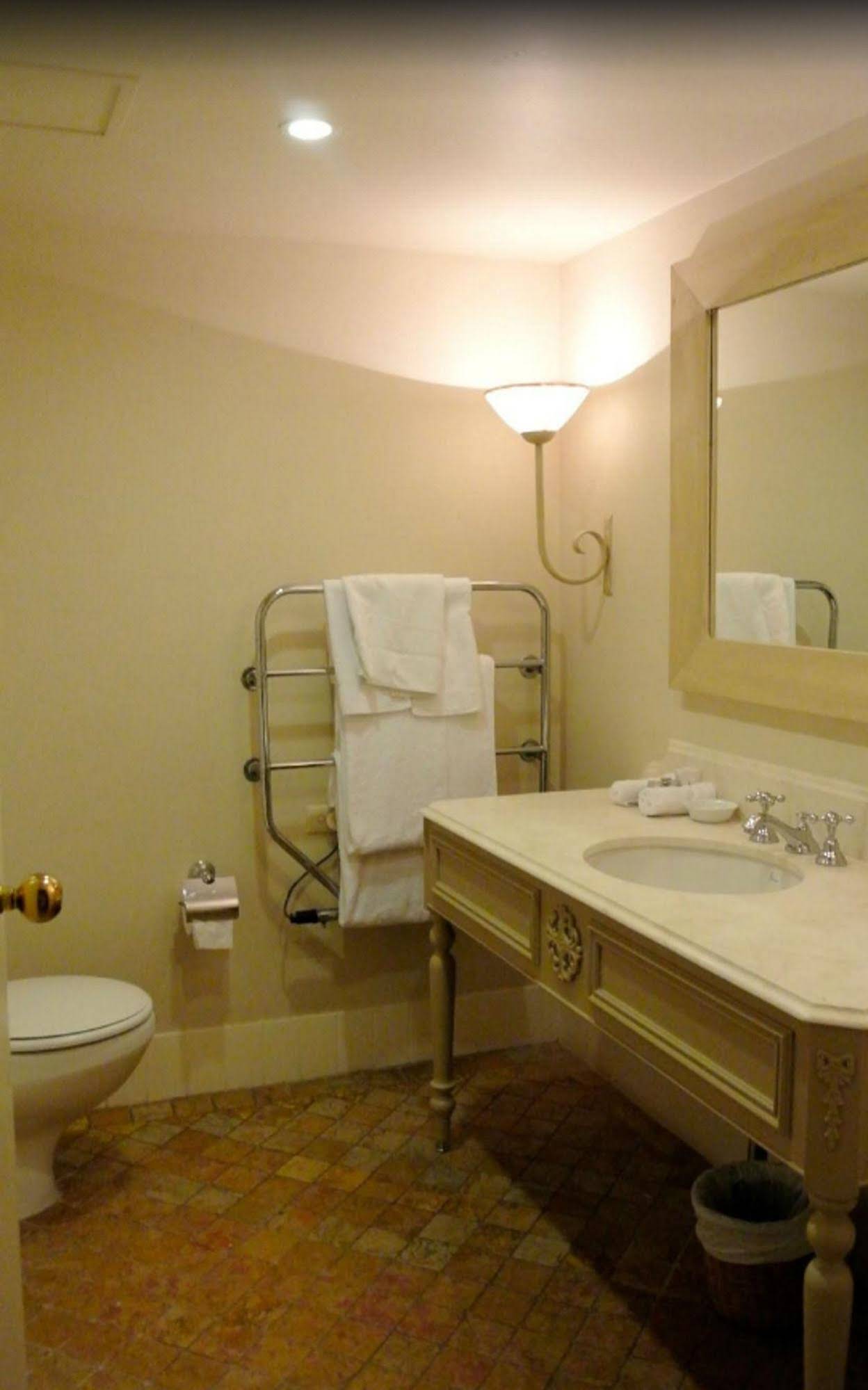 Milton Park Country House Hotel & Spa