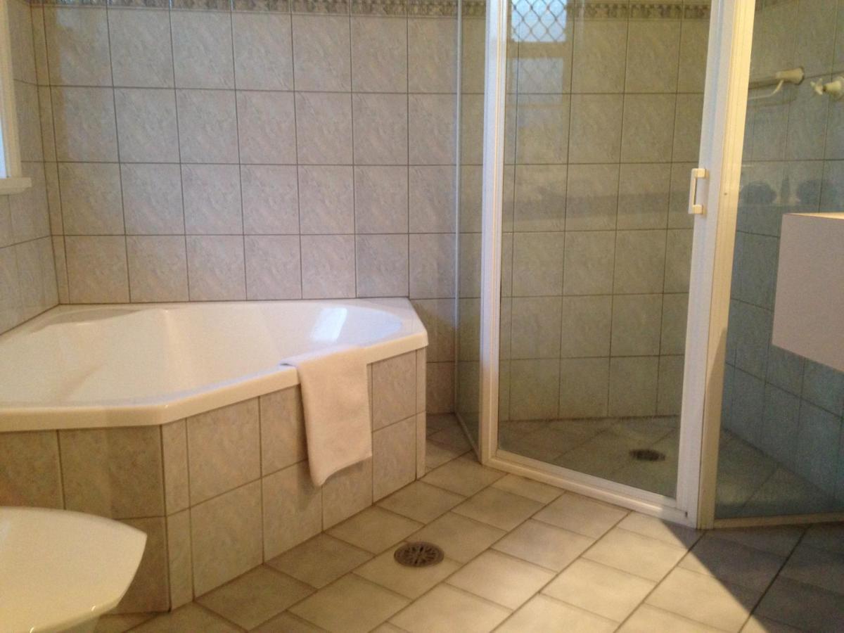 Charles Rasp Motor Inn & Cottages Broken Hill