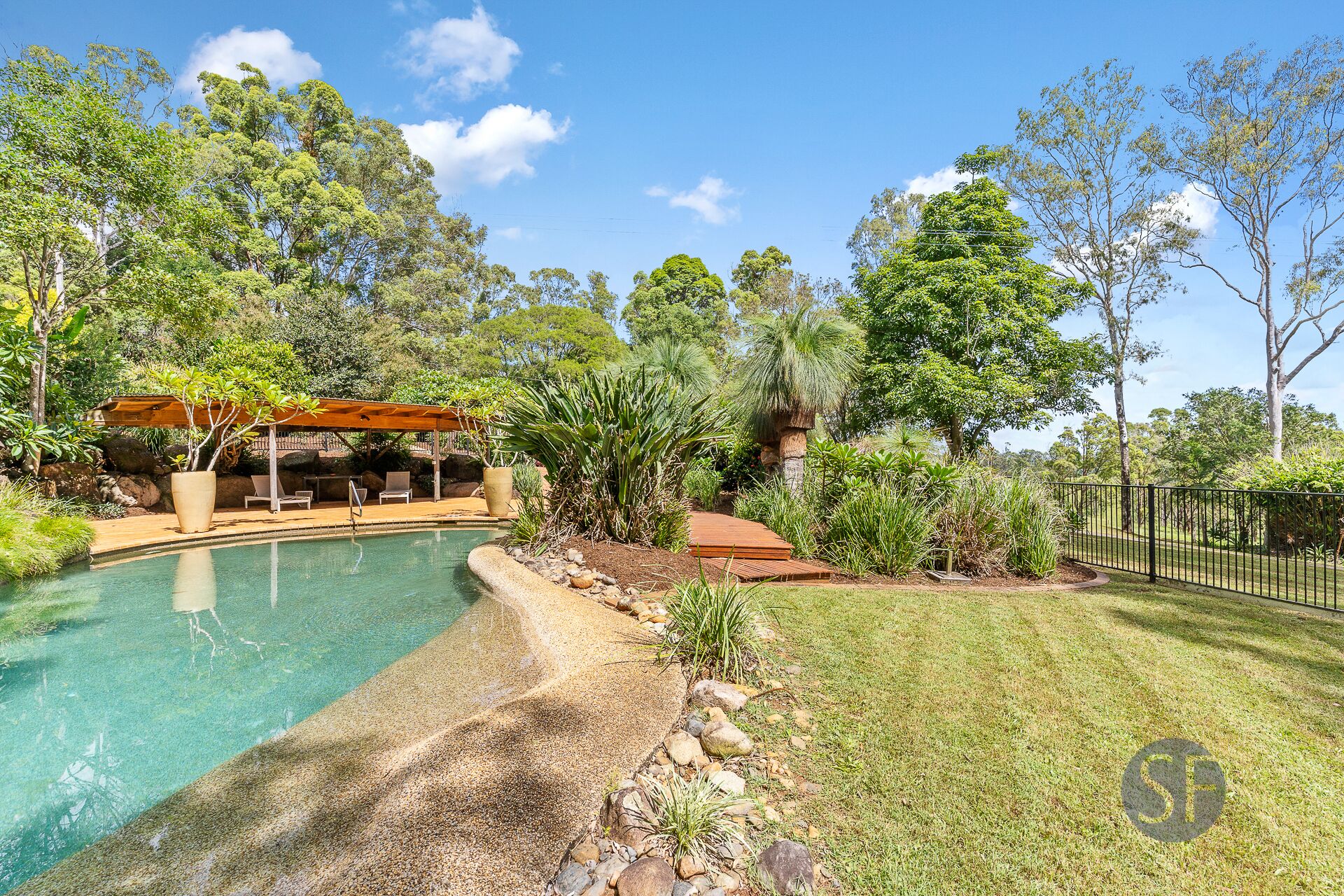 Your Luxury Escape - Little Farm House & Cottages