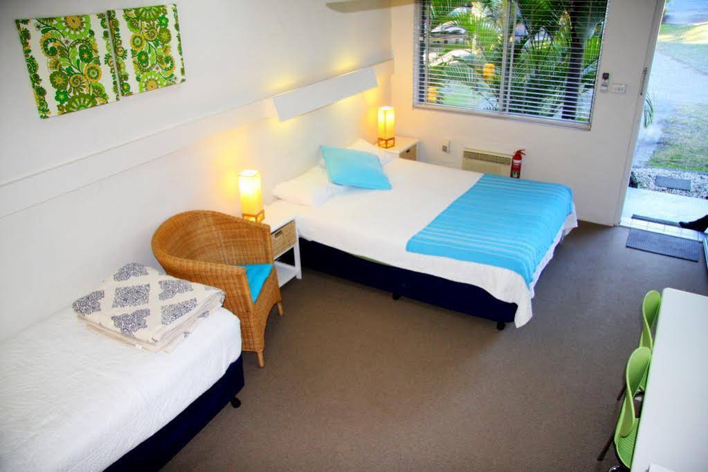 Brunswick Chalet Motel