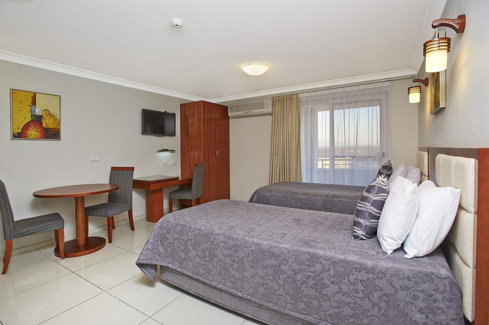 Comfort Inn & Suites Burwood