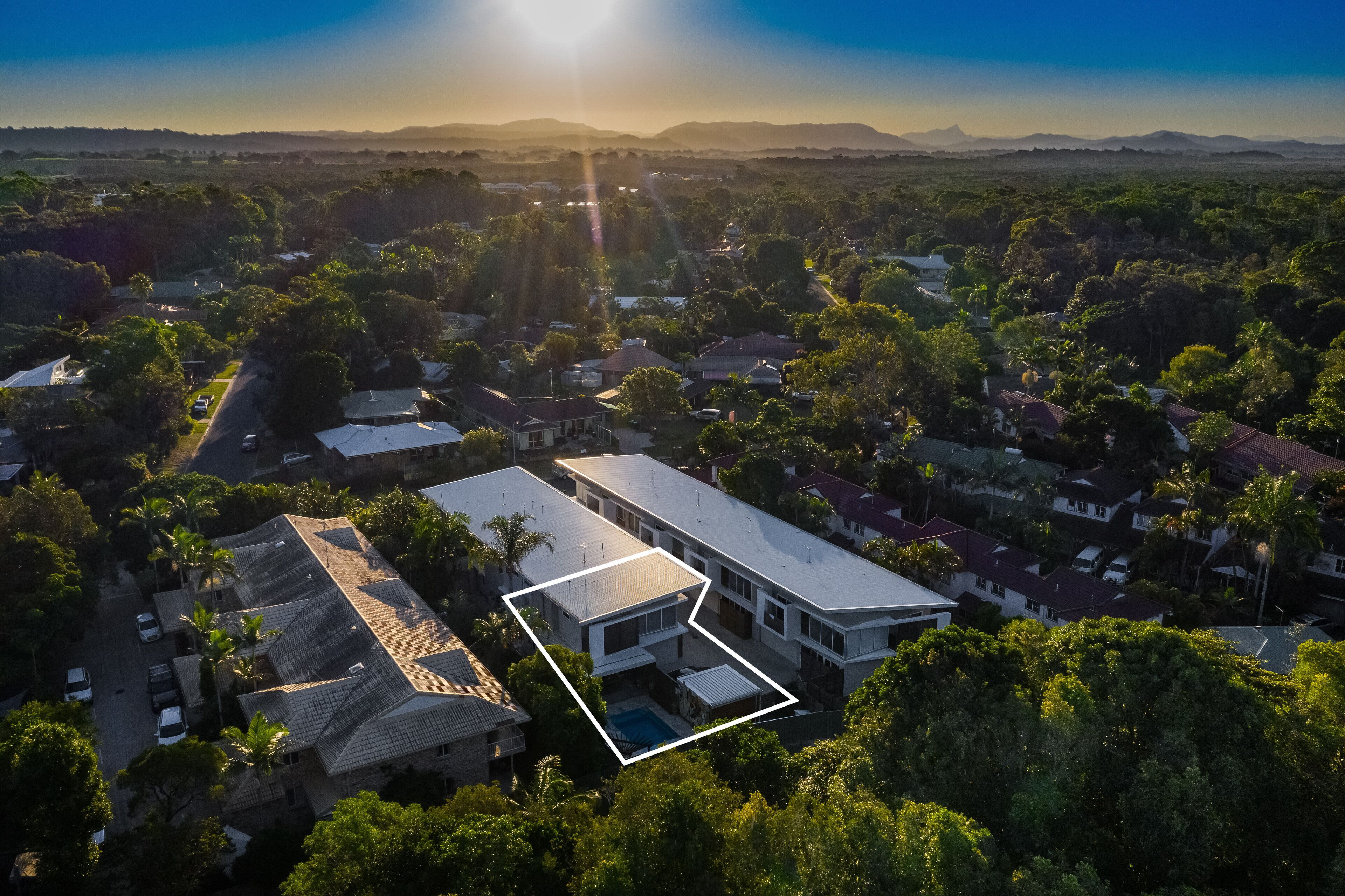A Perfect Stay - Byron Sunrise