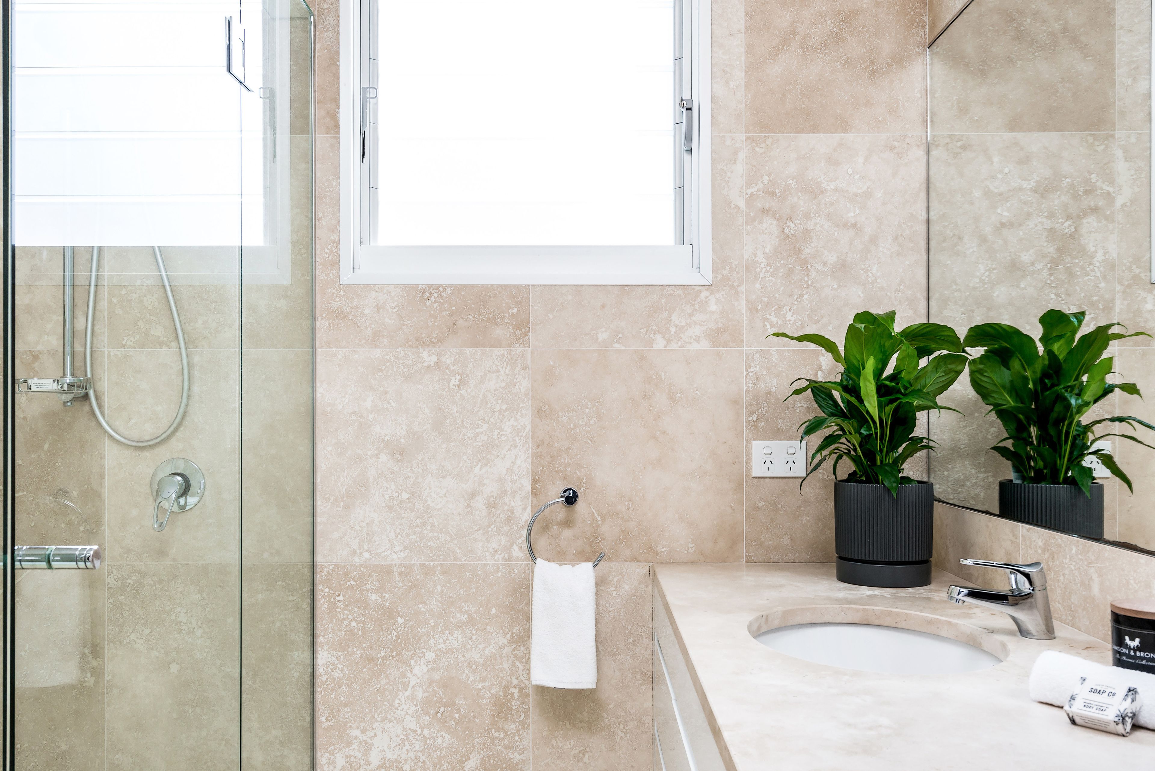 A Perfect Stay - Clique