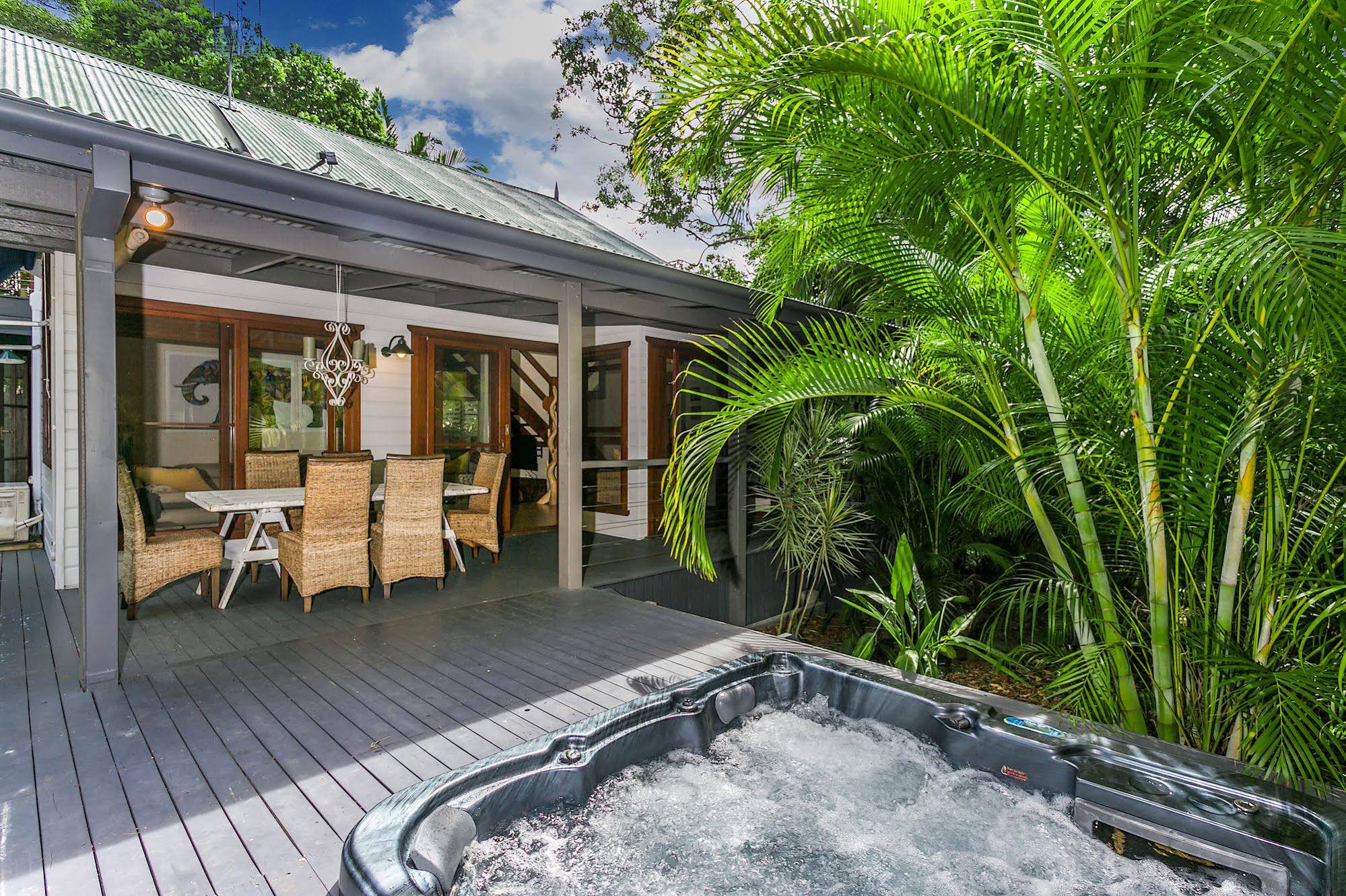 Bottlebrush Cottage