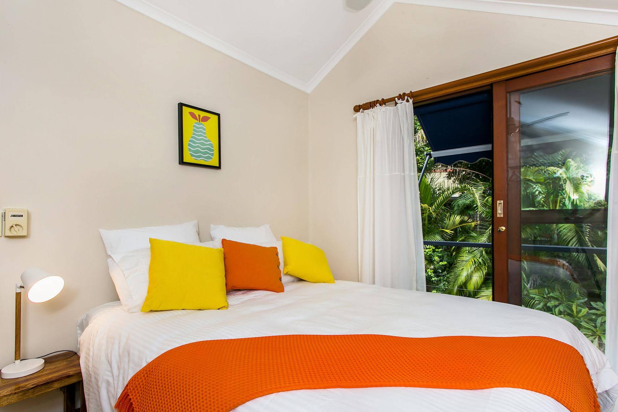 Bottlebrush Cottage