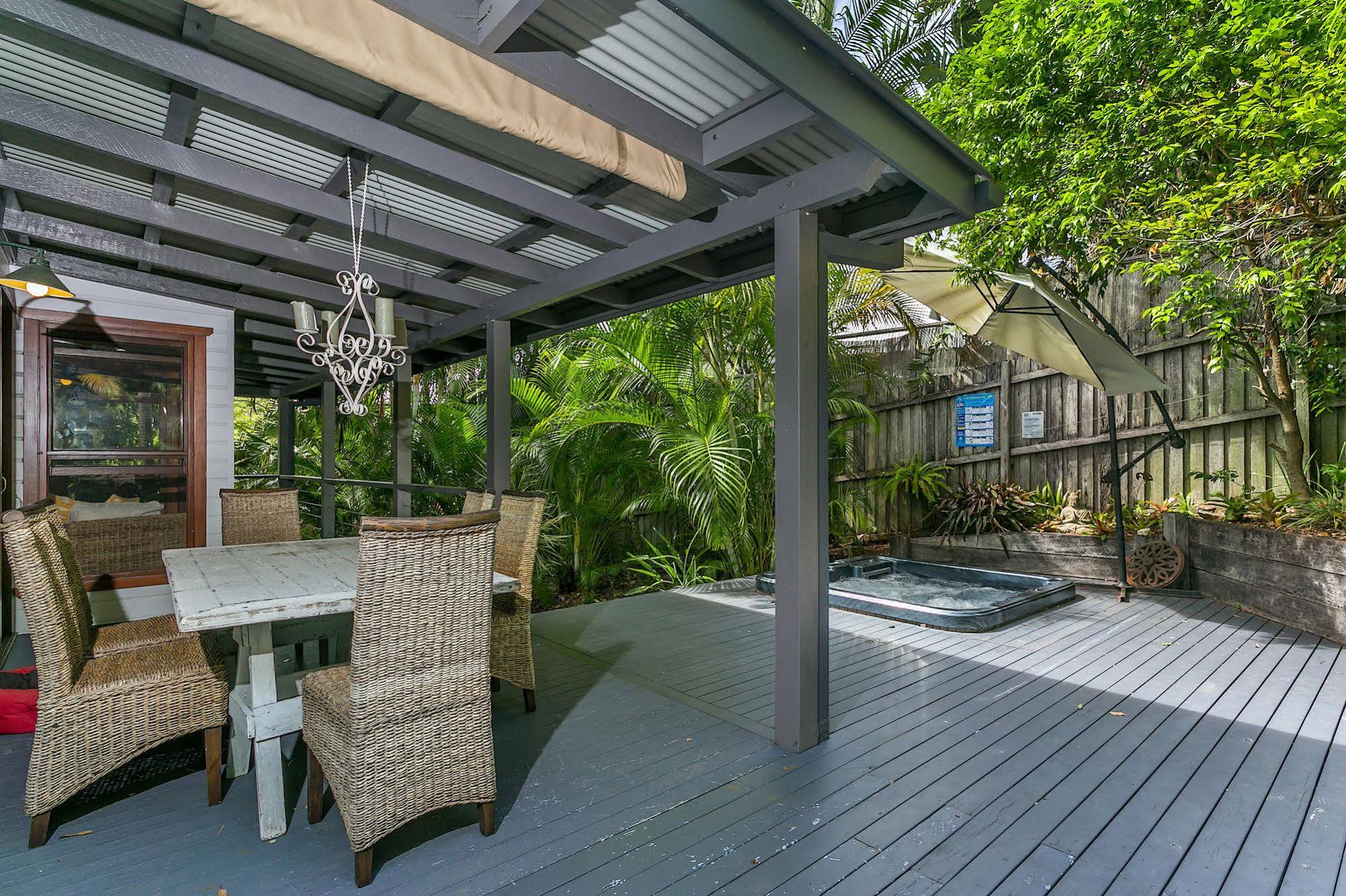Bottlebrush Cottage