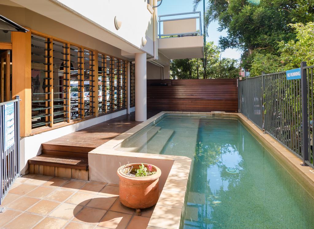Byron Quarter