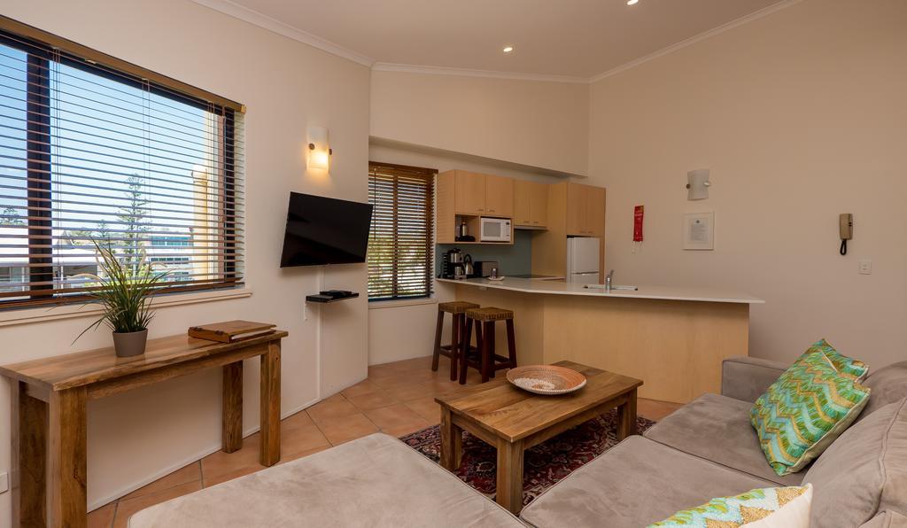 Byron Quarter
