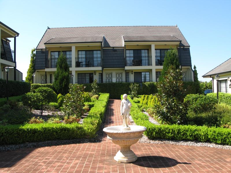 Camden Valley Inn