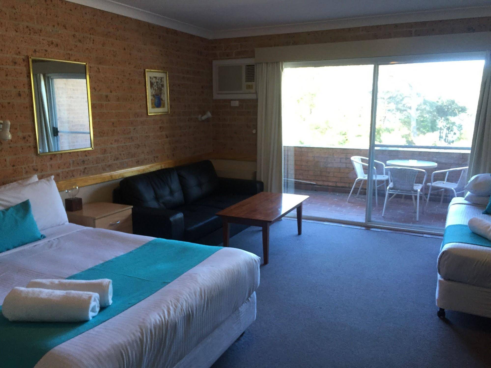Huskisson Beach Motel