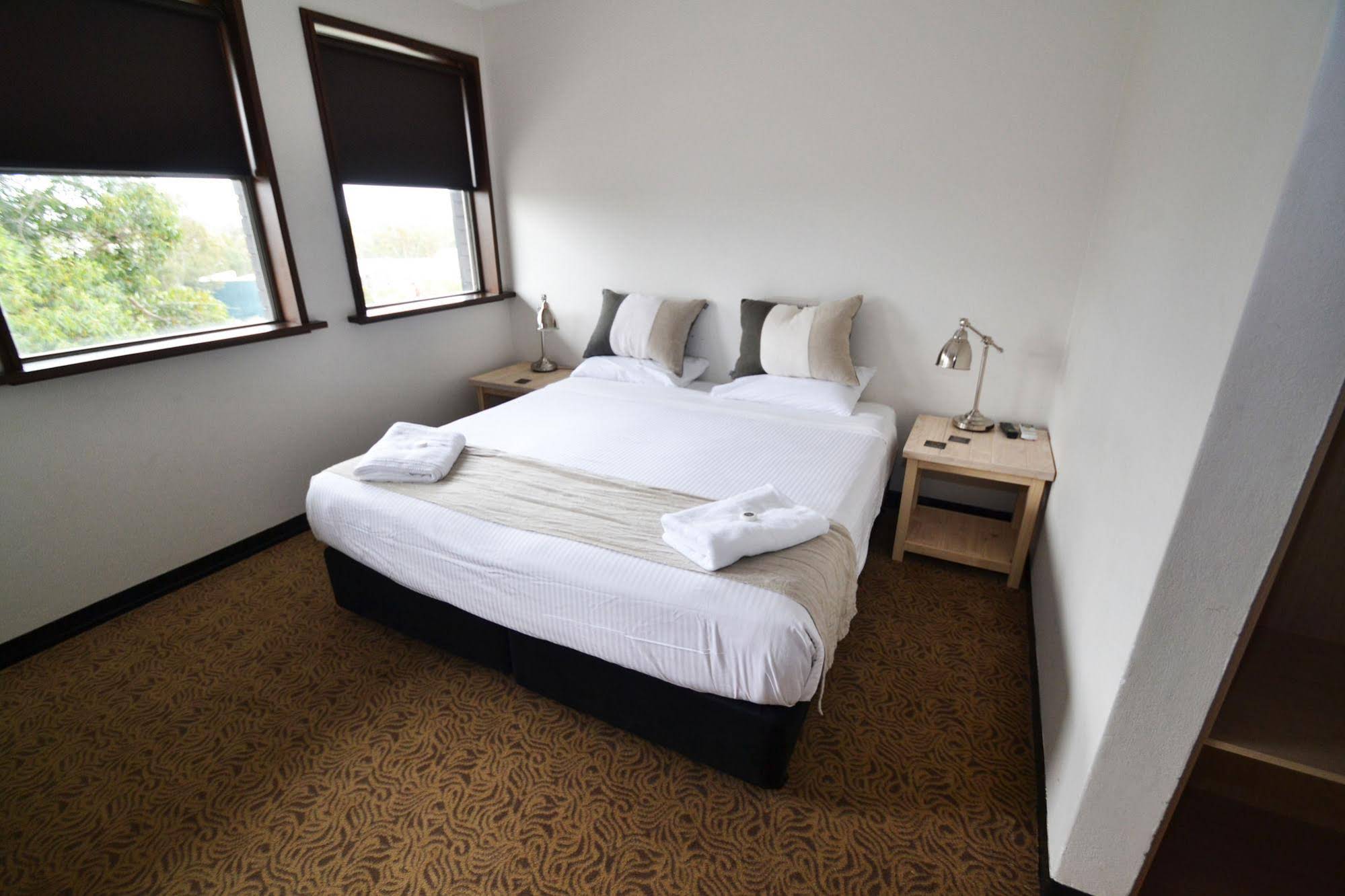 Crossroads Hotel