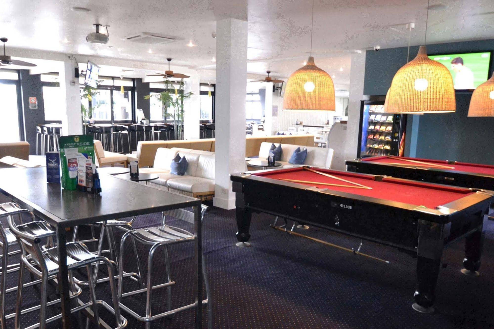 Crossroads Hotel