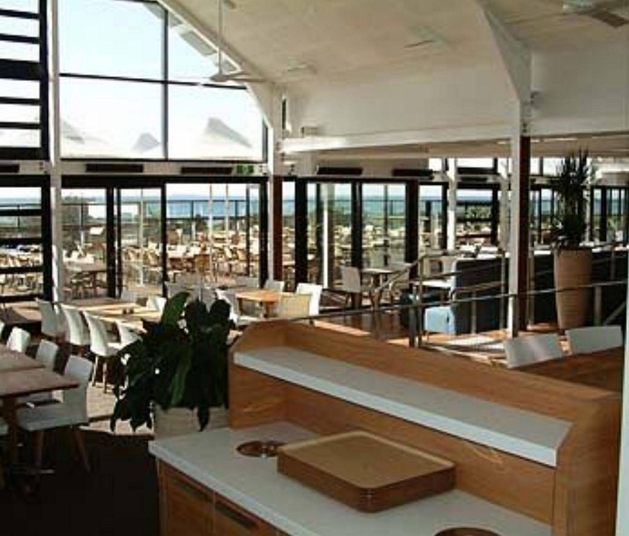 Caves Coastal Bar & Bungalows