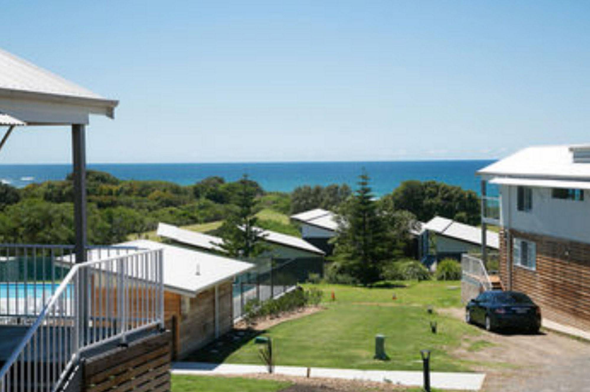 Caves Coastal Bar & Bungalows