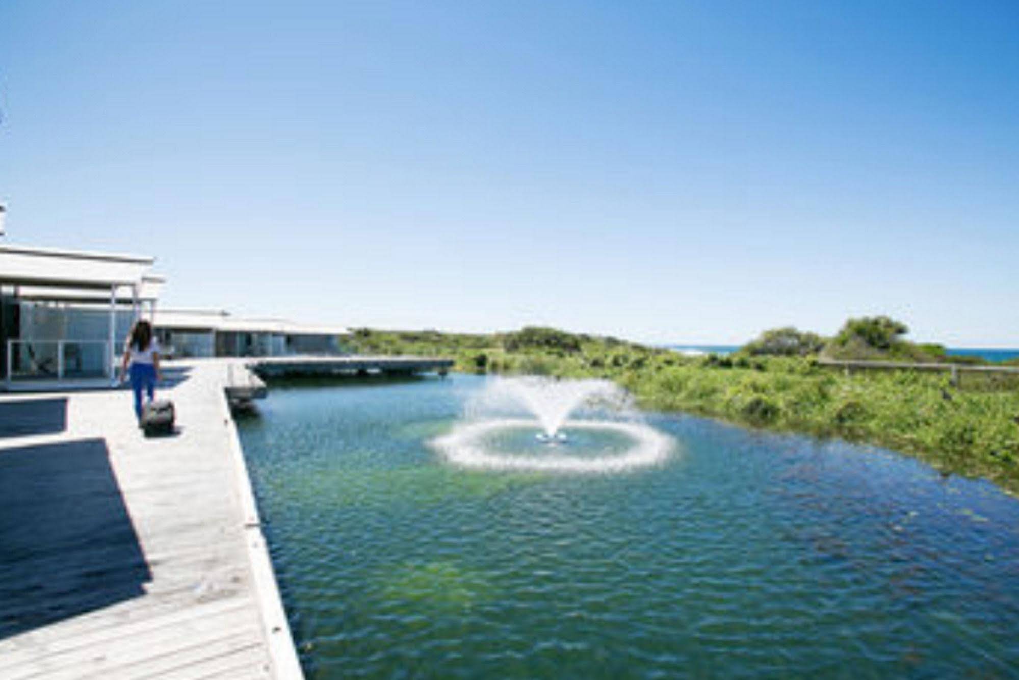 Caves Coastal Bar & Bungalows