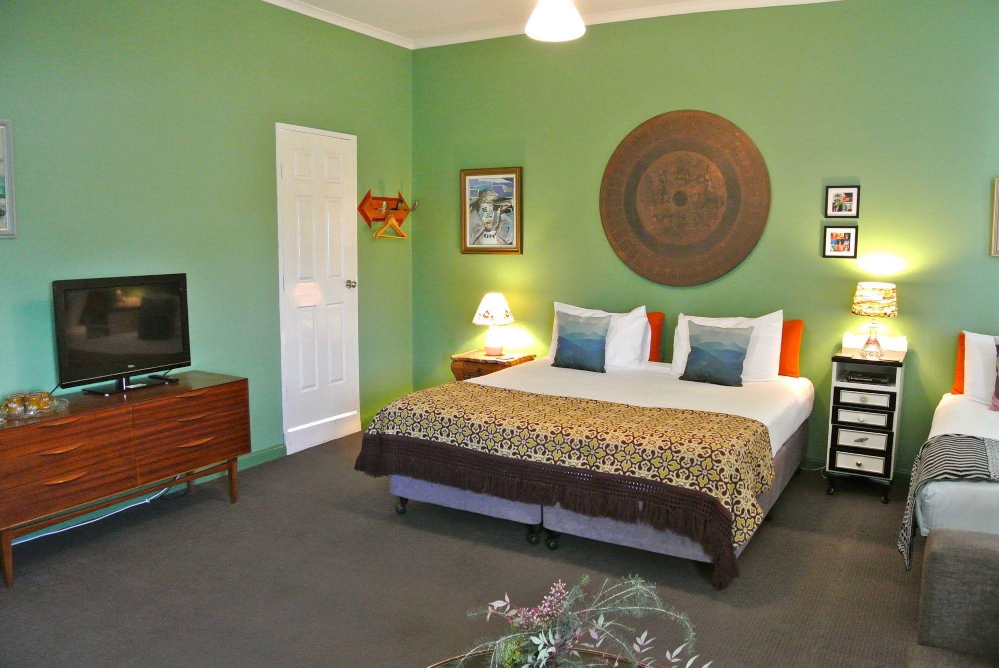 Vine Valley Inn