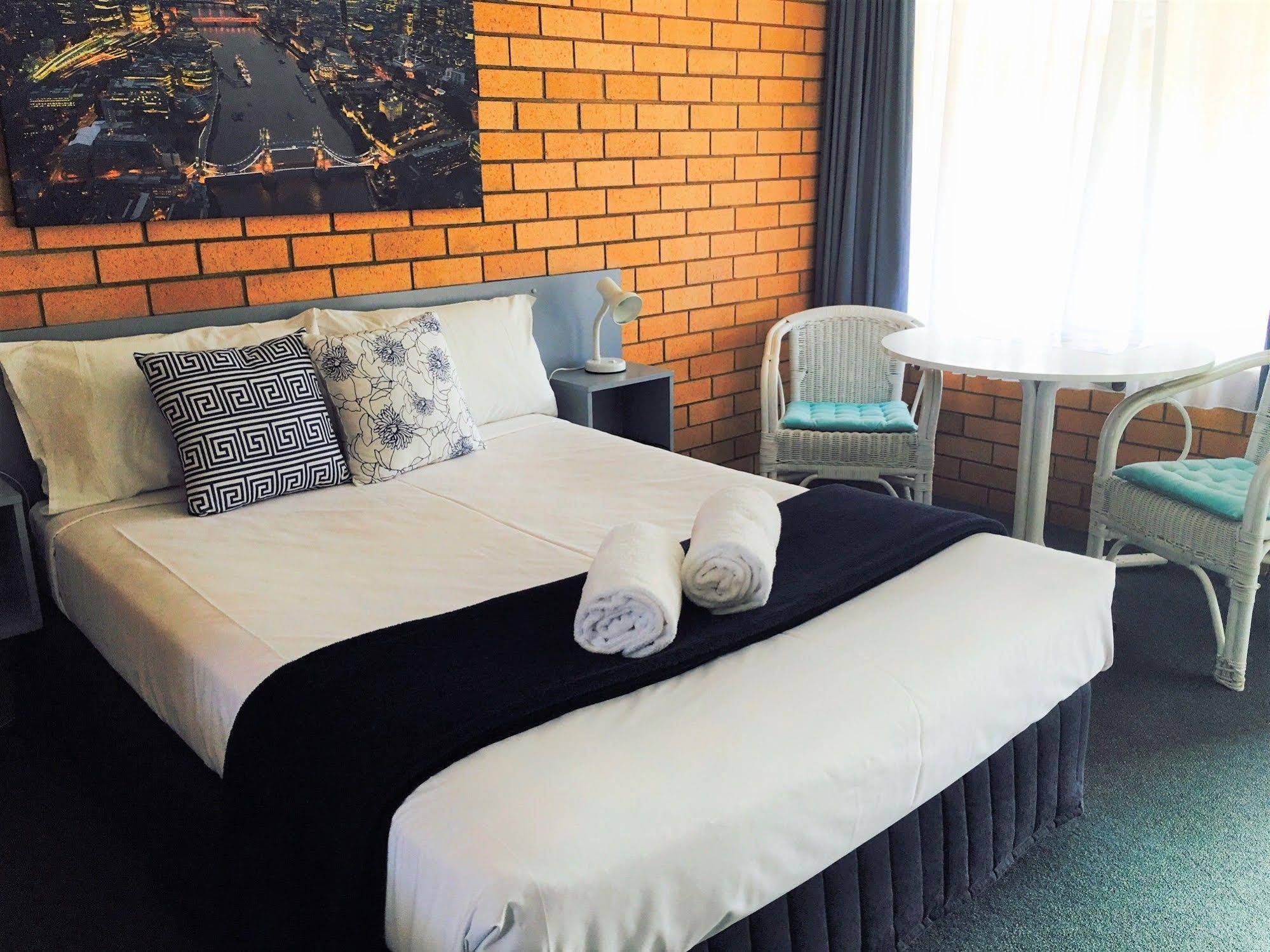 Bosuns Inn Motel