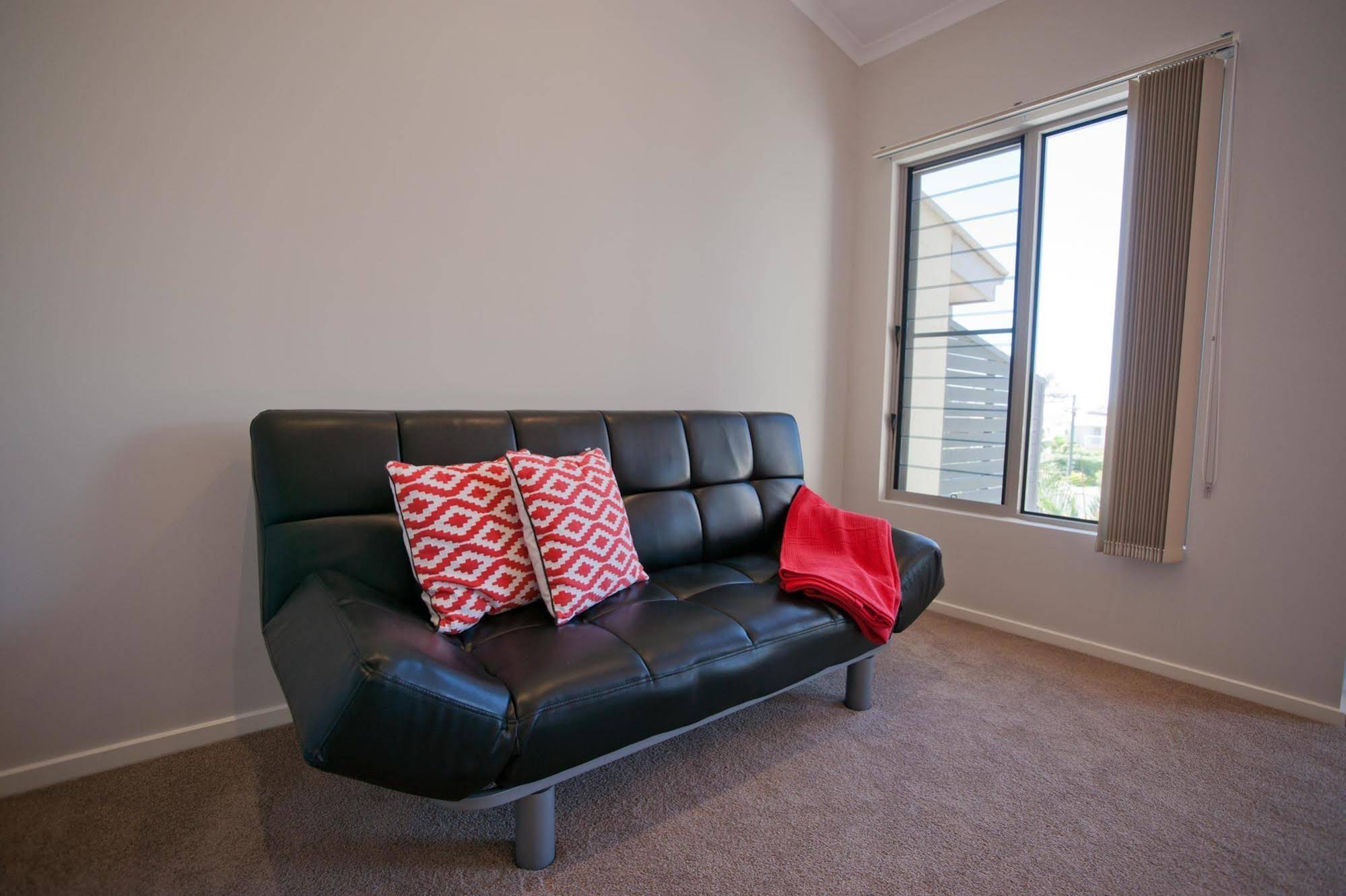K-Bay 6 Town House