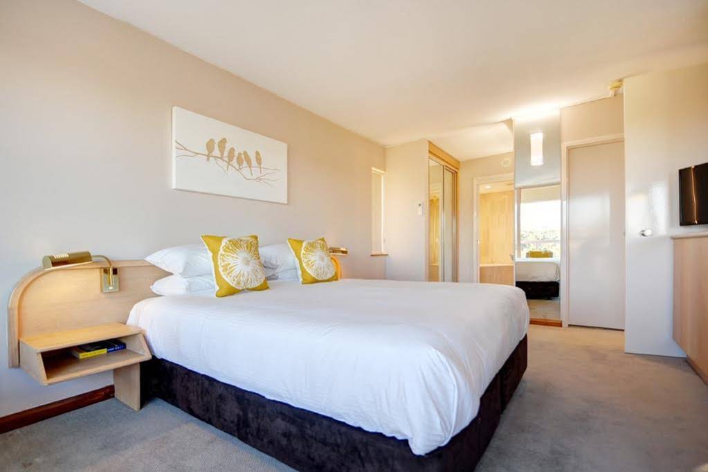Pacific Bay Resort Penthouse & Studio's