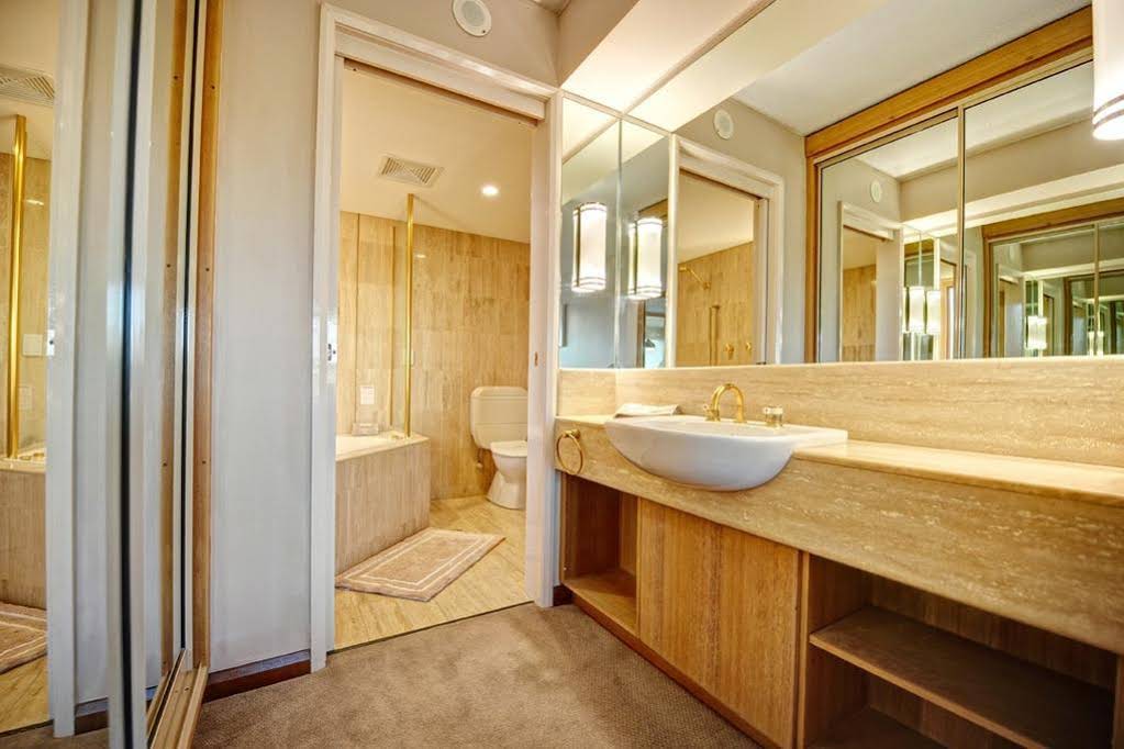 Pacific Bay Resort Penthouse & Studio's