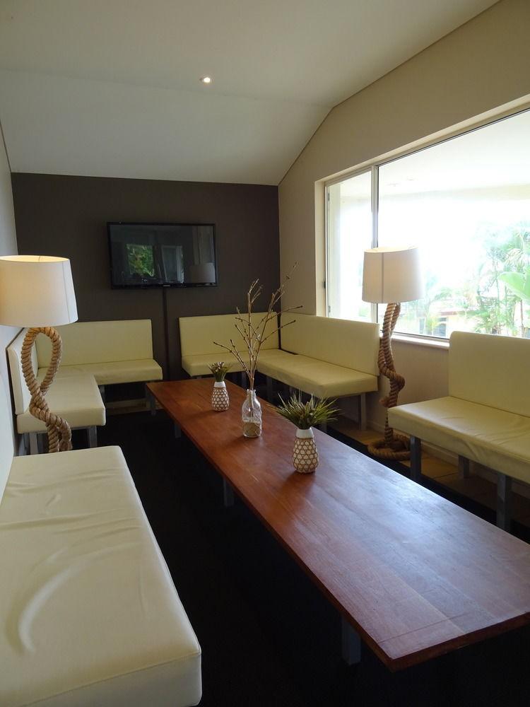 Aqualuna Beach Resort