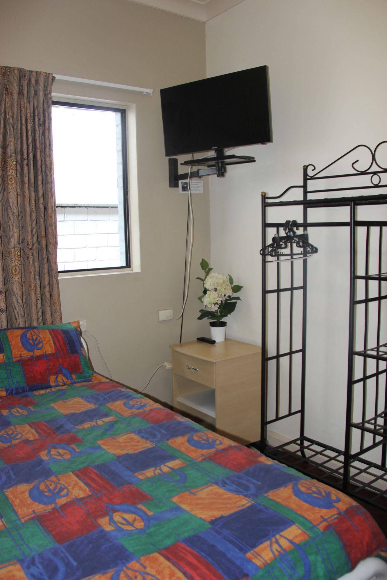 Coogee Beachside Budget Accommodation