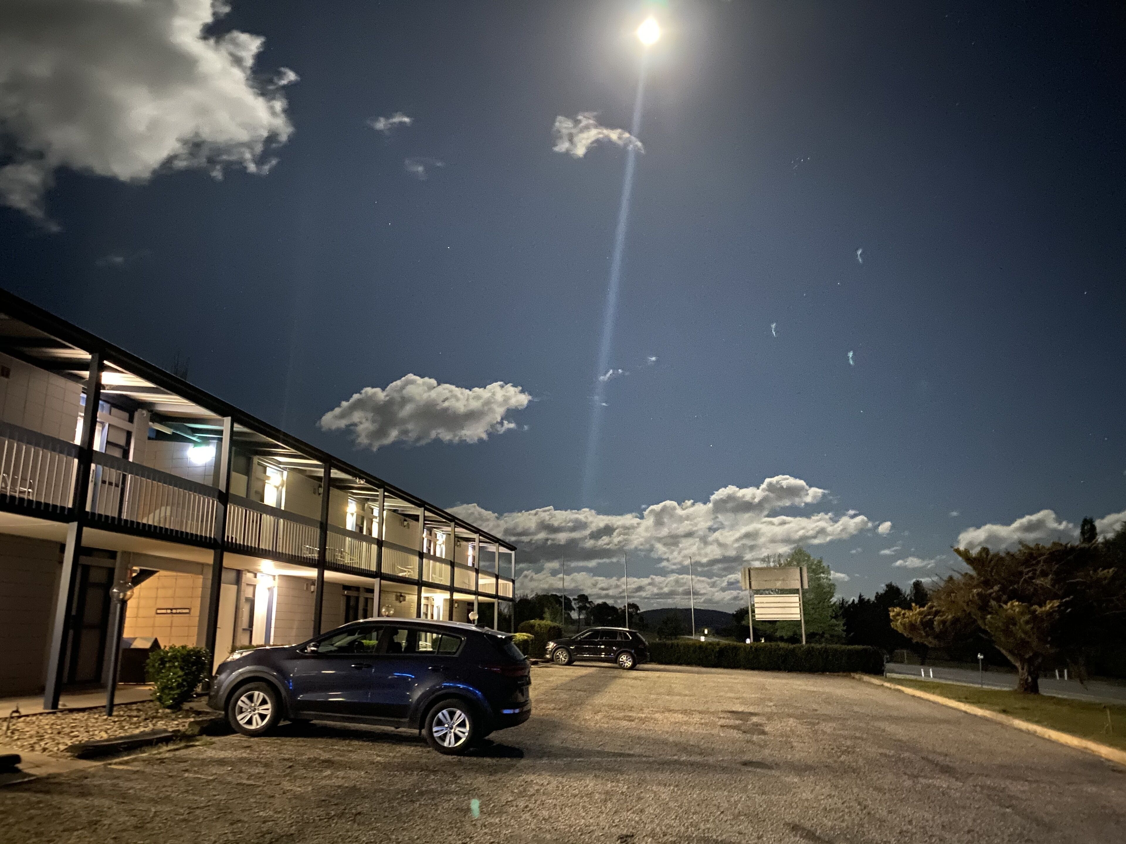 Snow Season Motor Inn