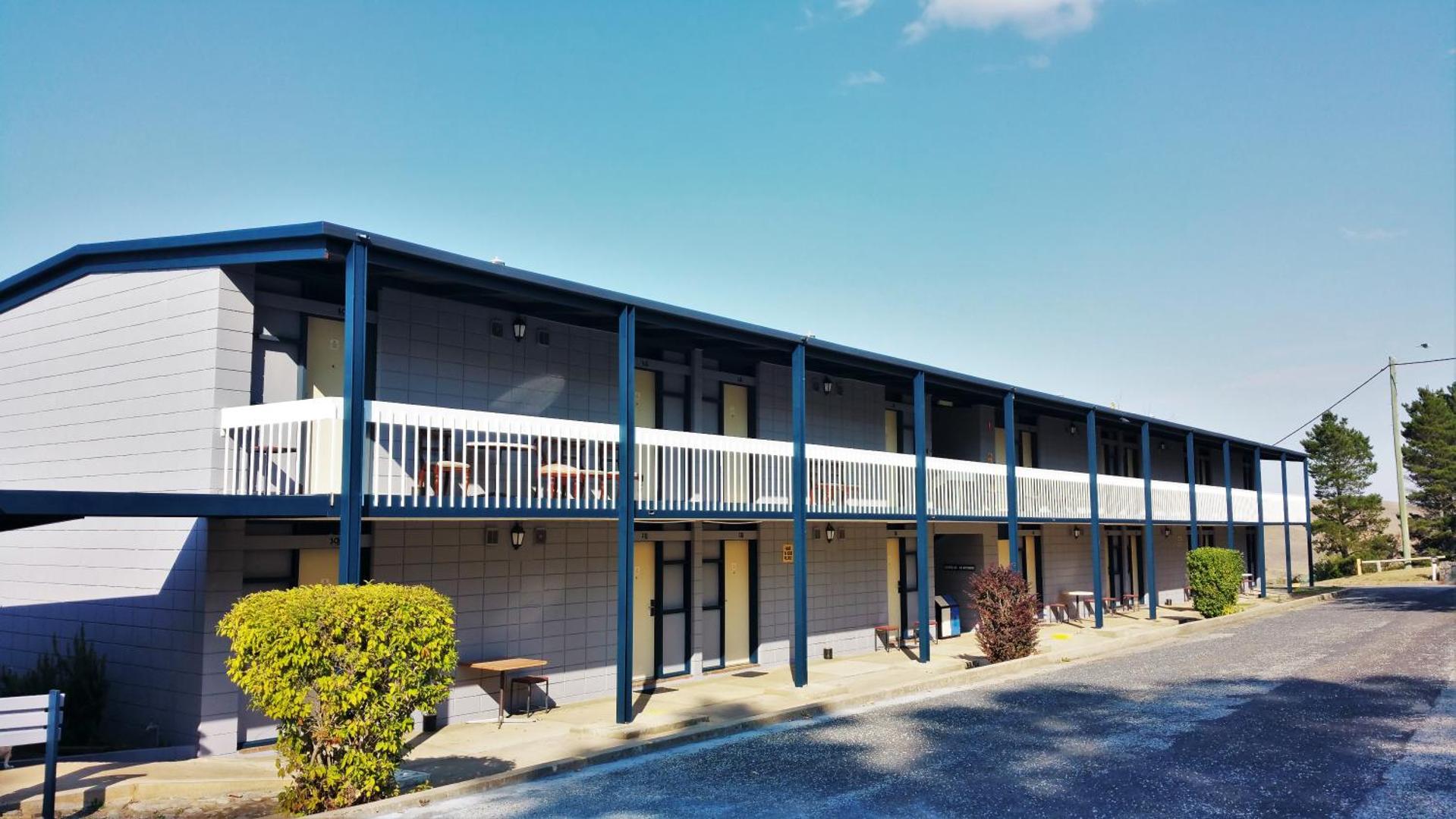 Snow Season Motor Inn