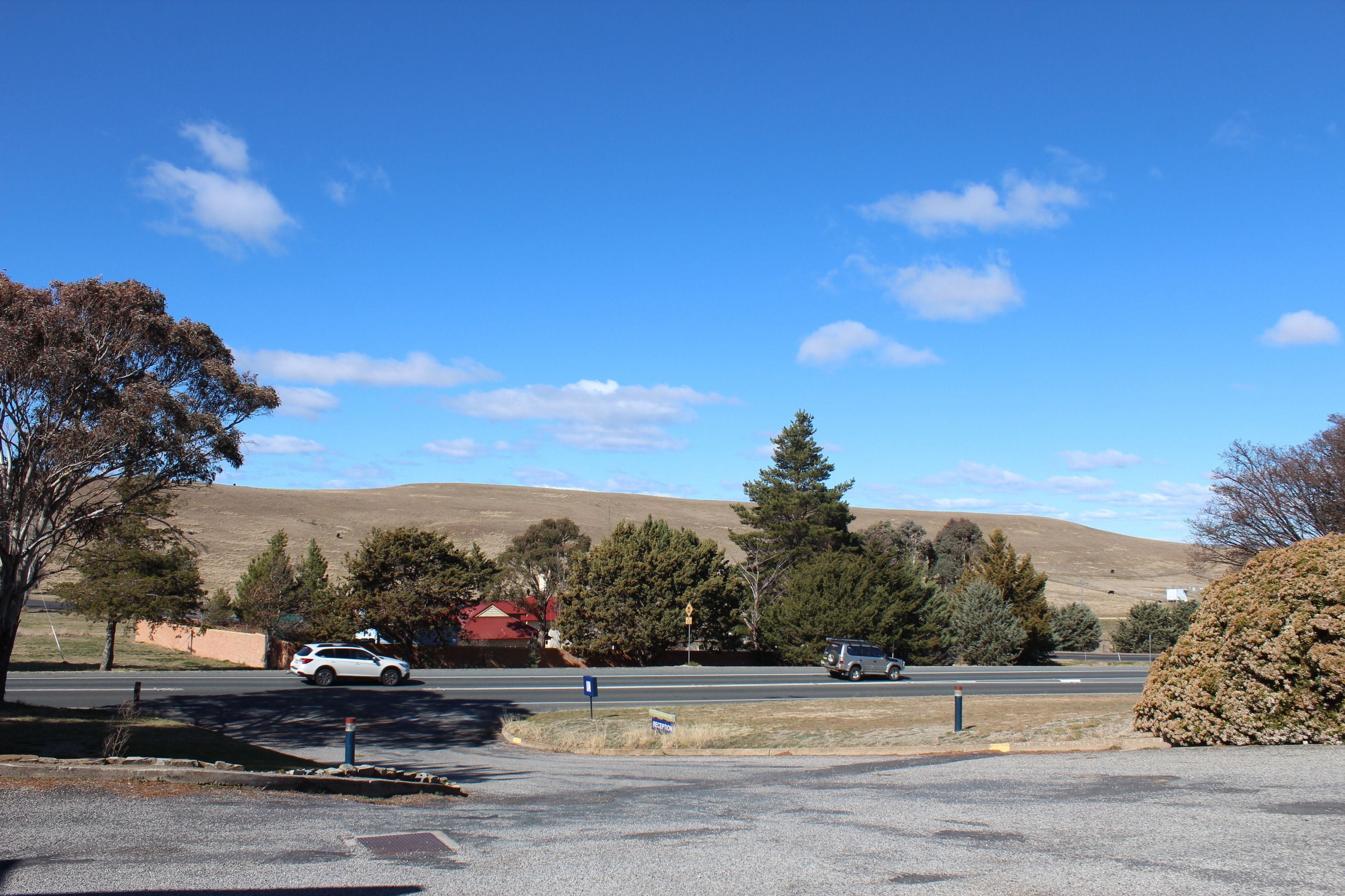 Snow Season Motor Inn