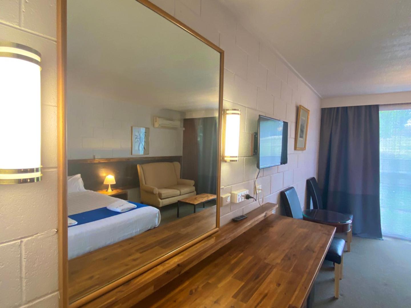 Snow Season Motor Inn