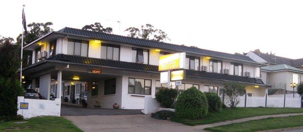 White Manor Motel