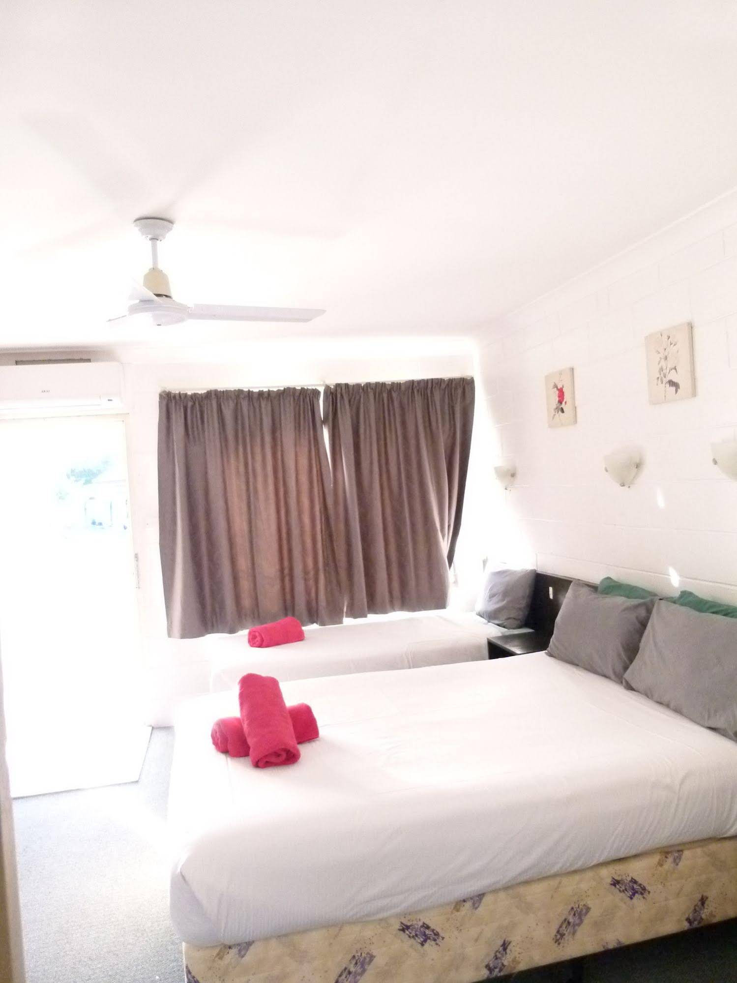 Azalea Motel