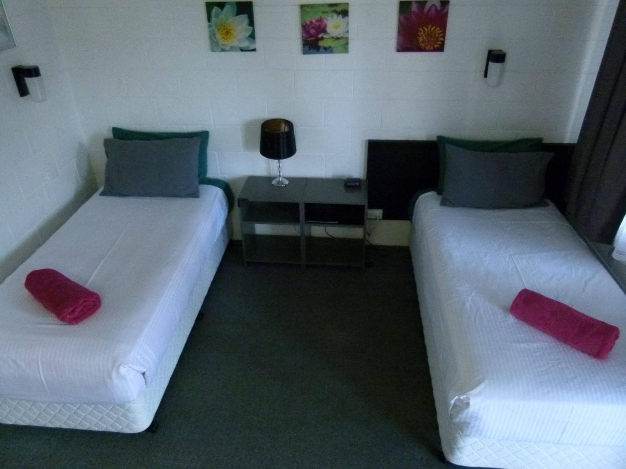 Azalea Motel