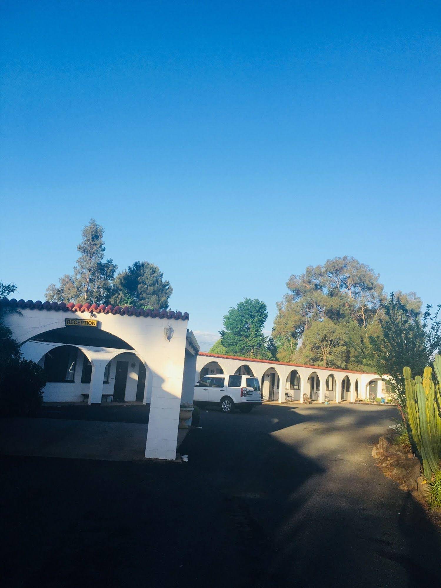 Azalea Motel