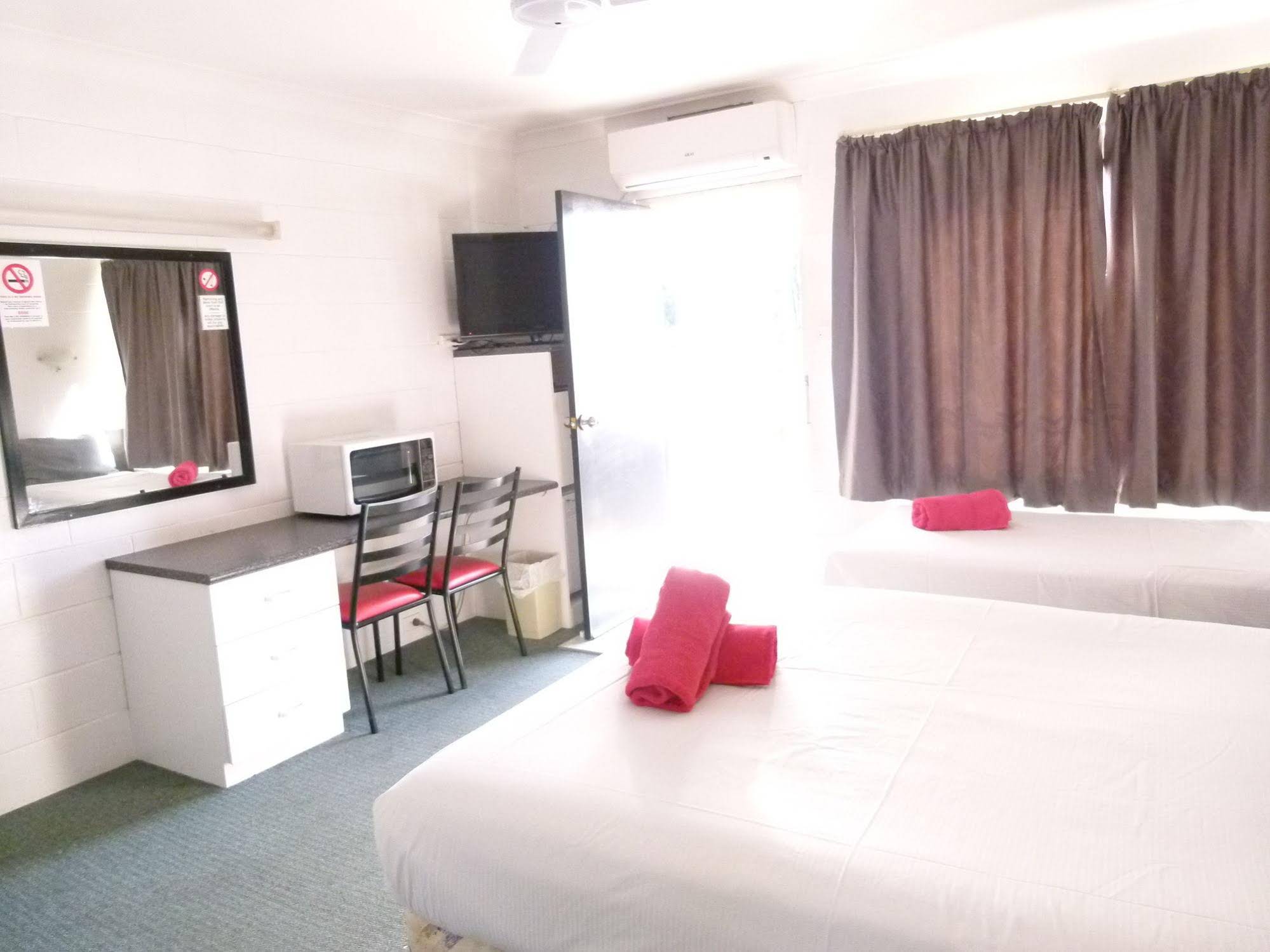 Azalea Motel