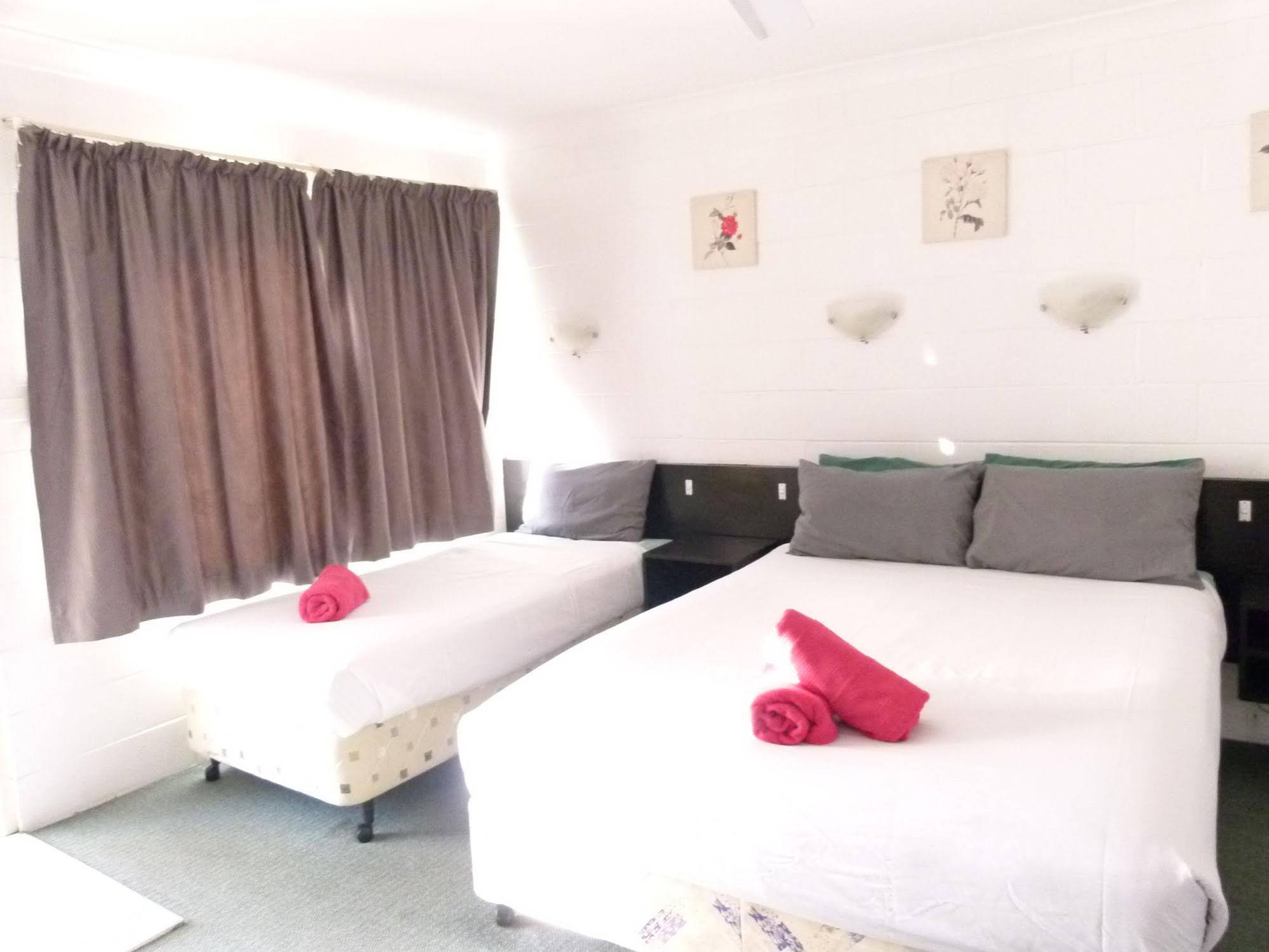 Azalea Motel