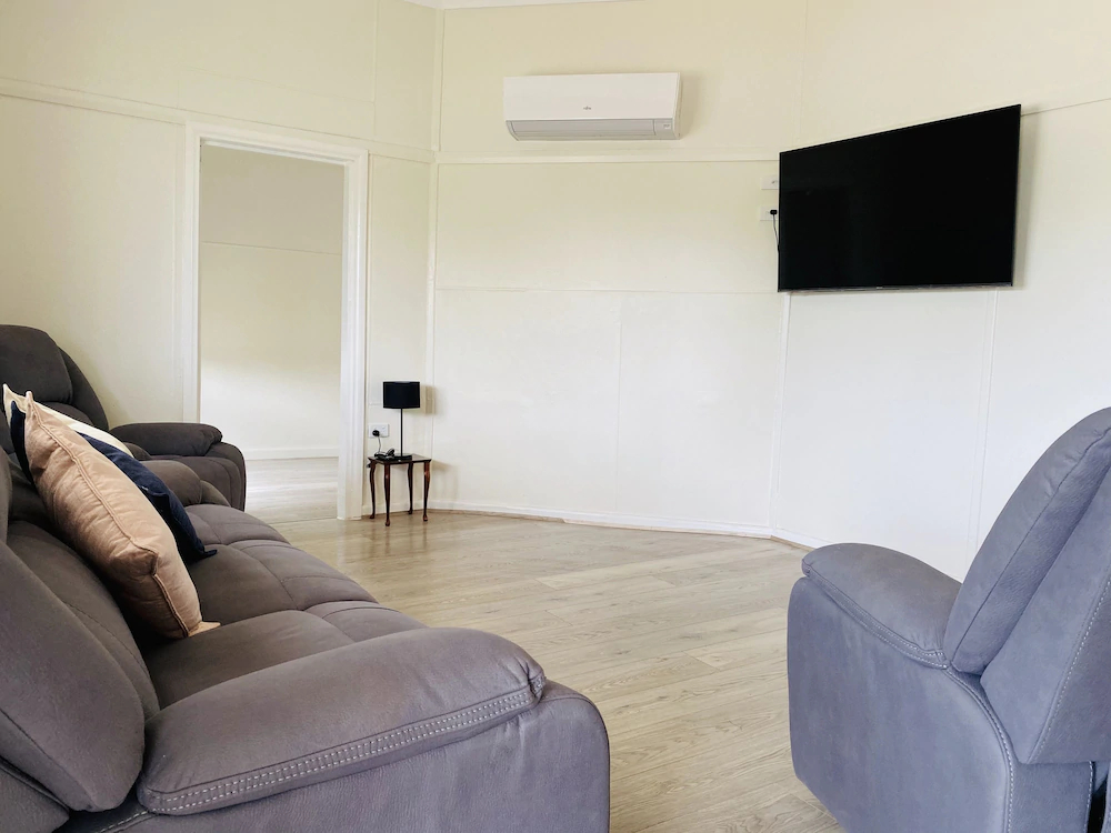 Castlereagh Lodge Motel