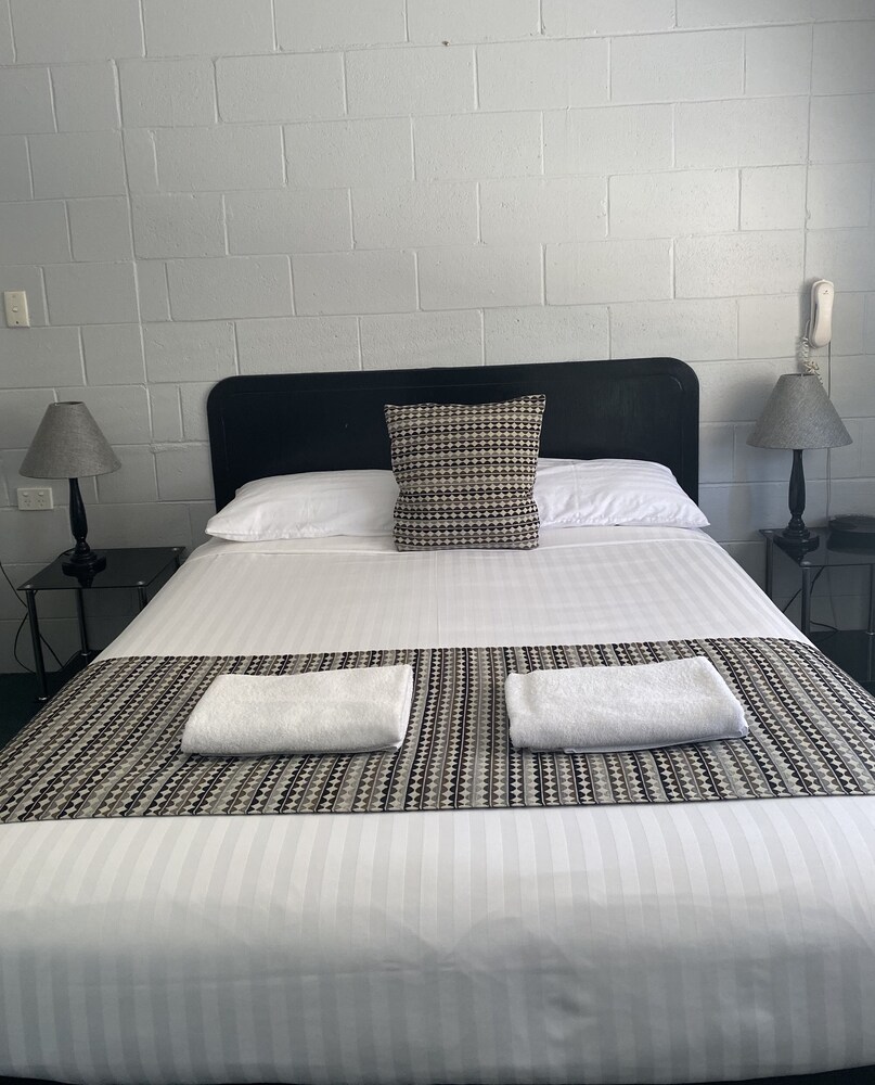 Castlereagh Lodge Motel
