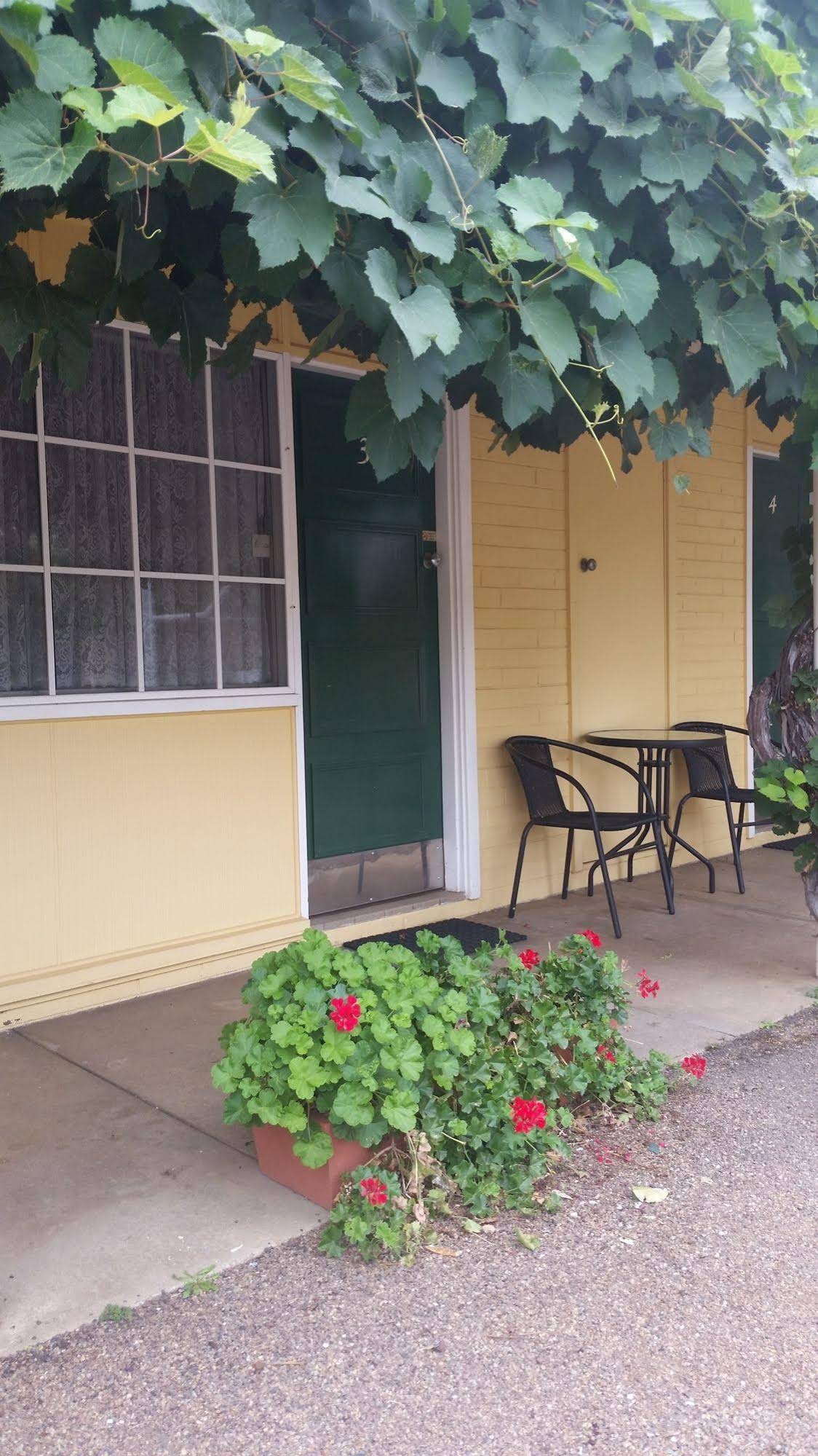 Bradman Motor Inn
