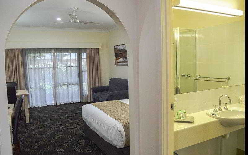 Best Western Heritage Motor Inn