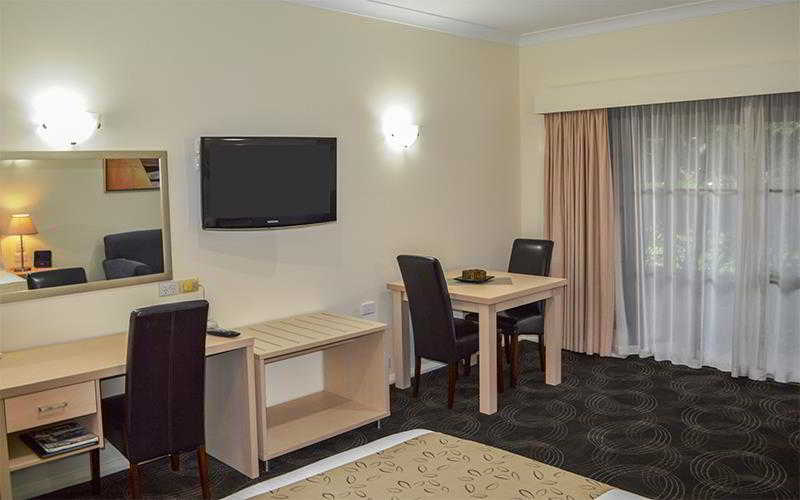Best Western Heritage Motor Inn