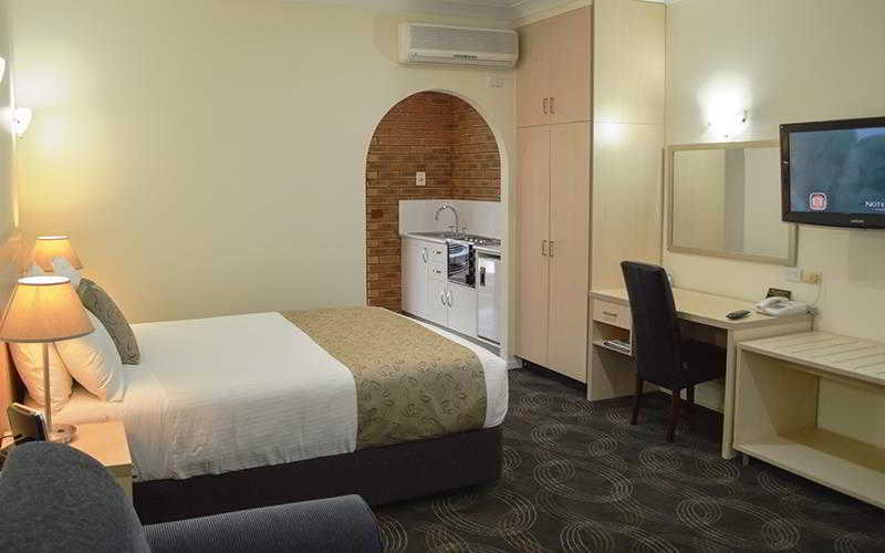Best Western Heritage Motor Inn