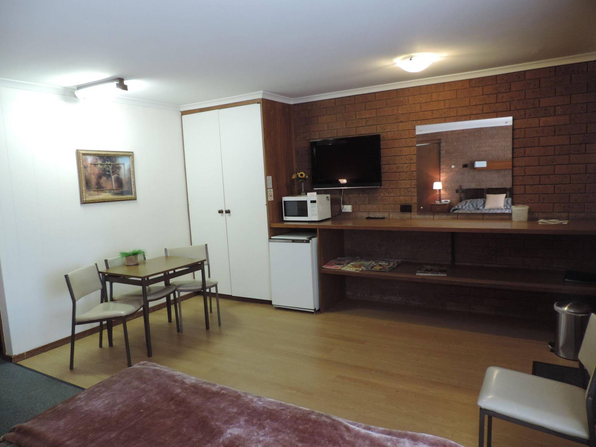 Greenacres Motel
