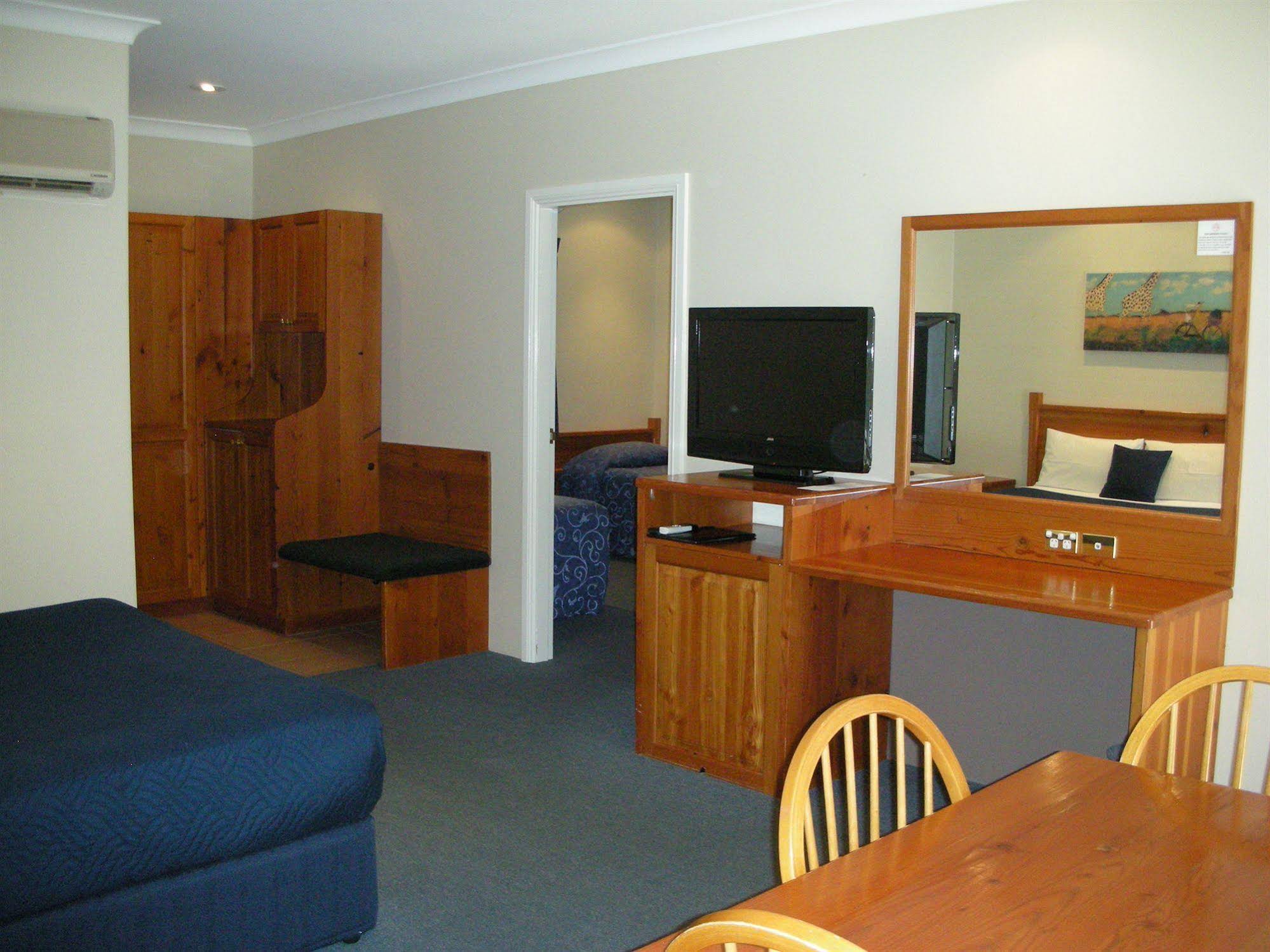 Breakout Motor Inn