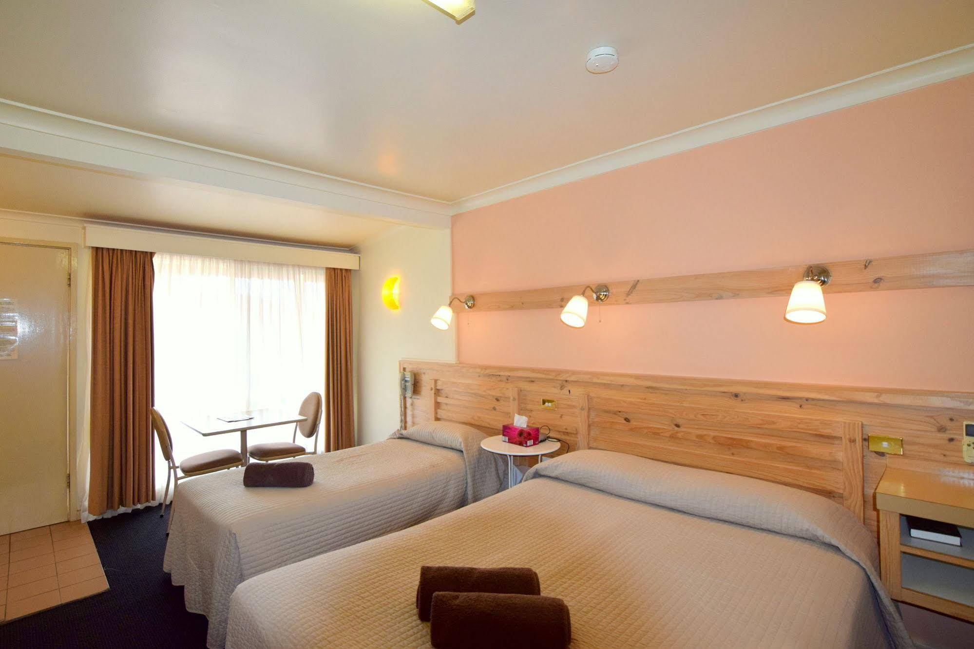Country Comfort Cowra Countryman Motor Inn