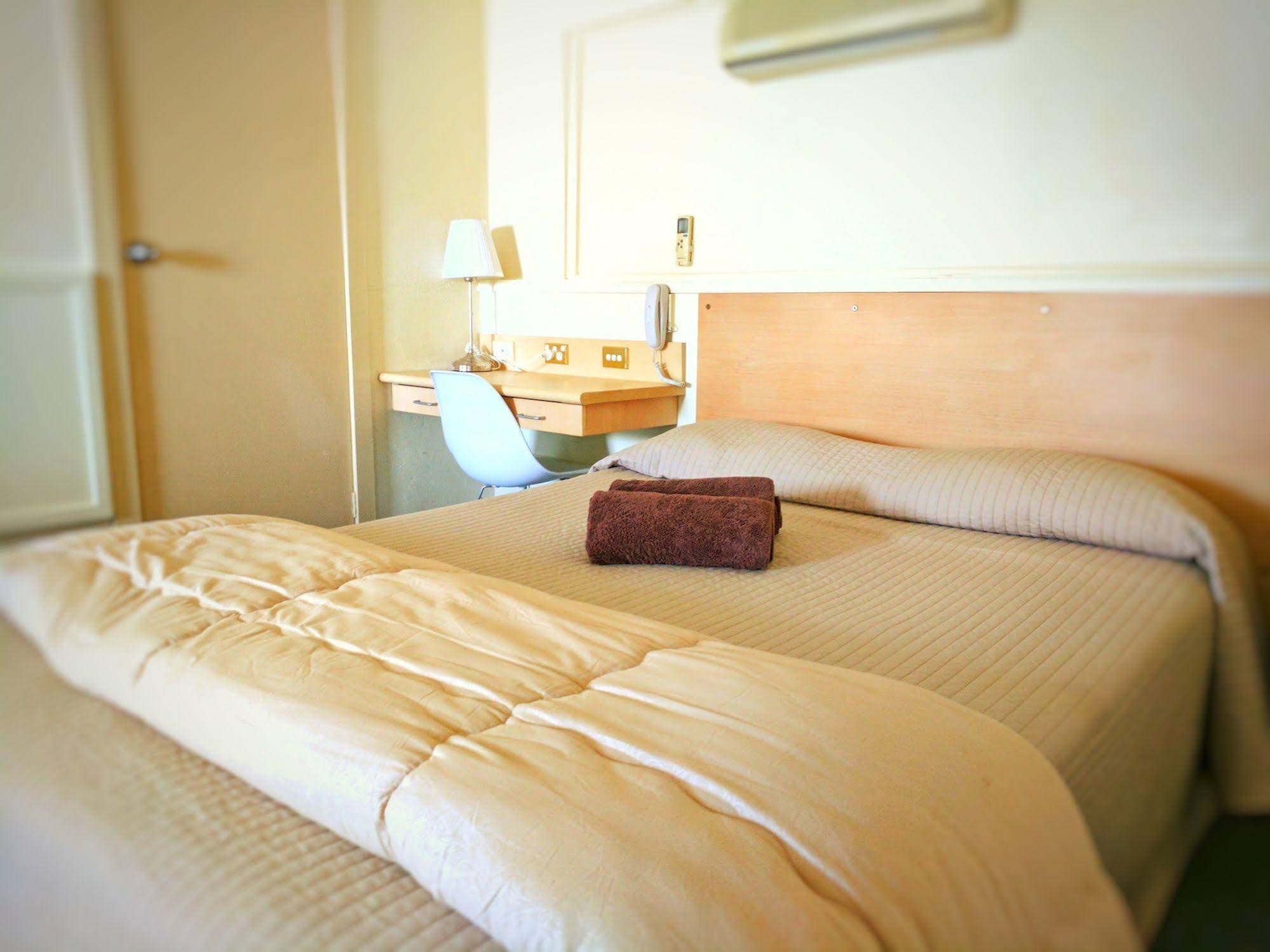 Country Comfort Cowra Countryman Motor Inn