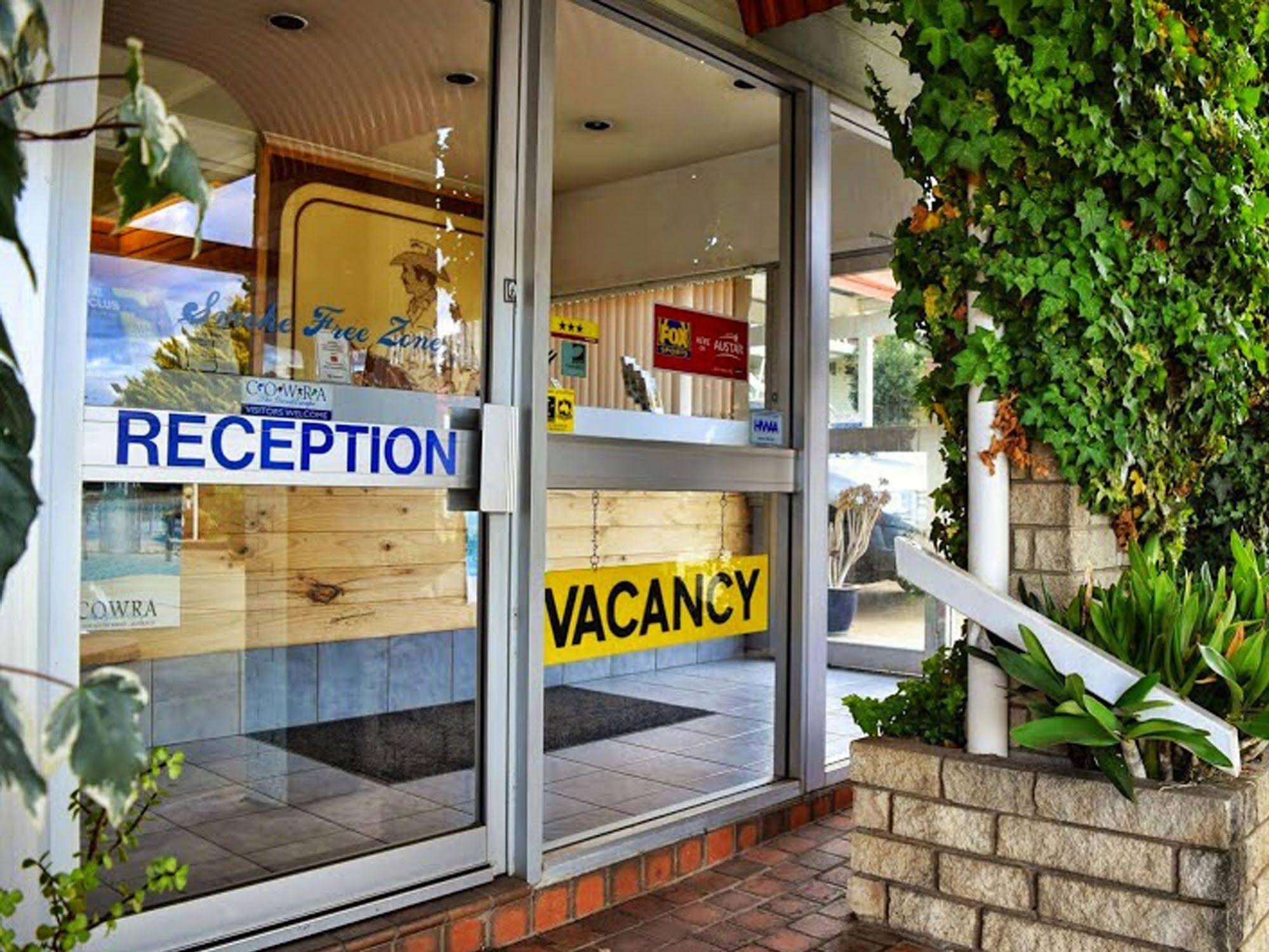 Country Comfort Cowra Countryman Motor Inn