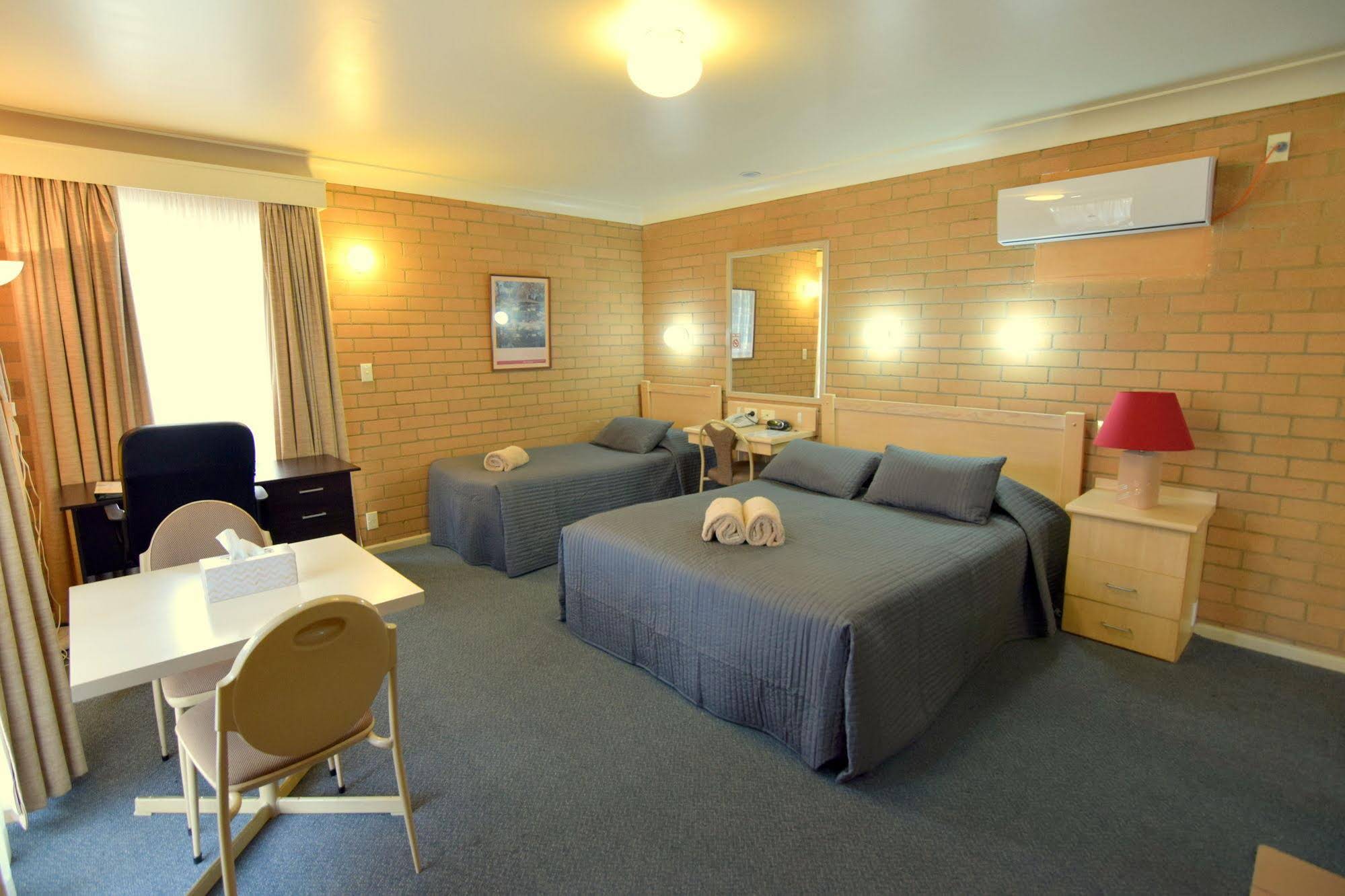 Country Comfort Cowra Countryman Motor Inn