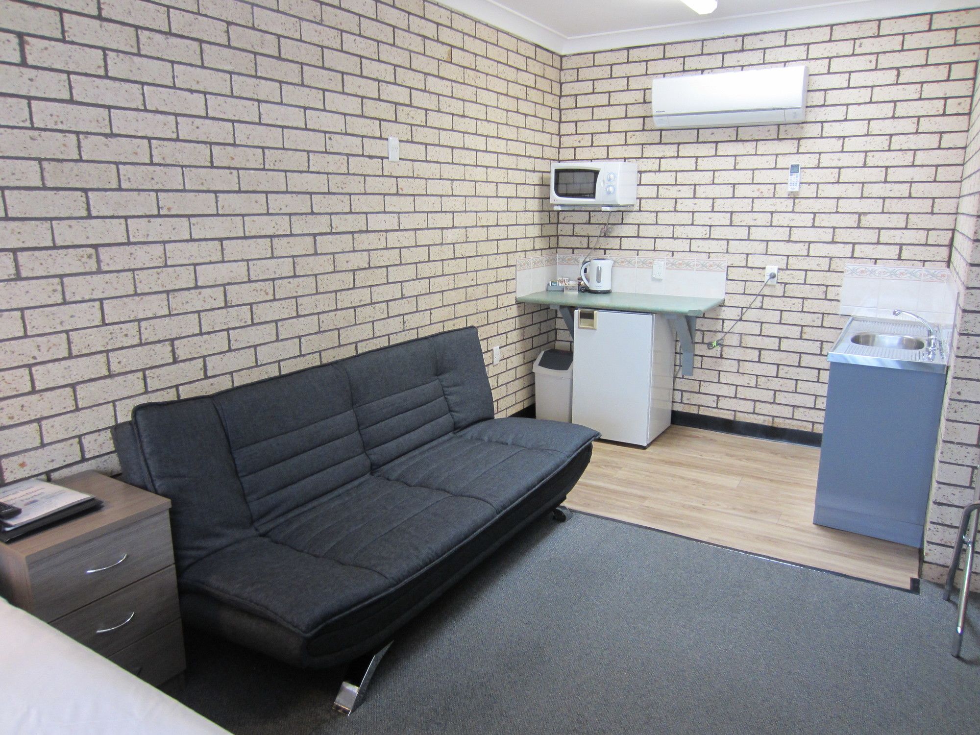 Cowra Crest Motel